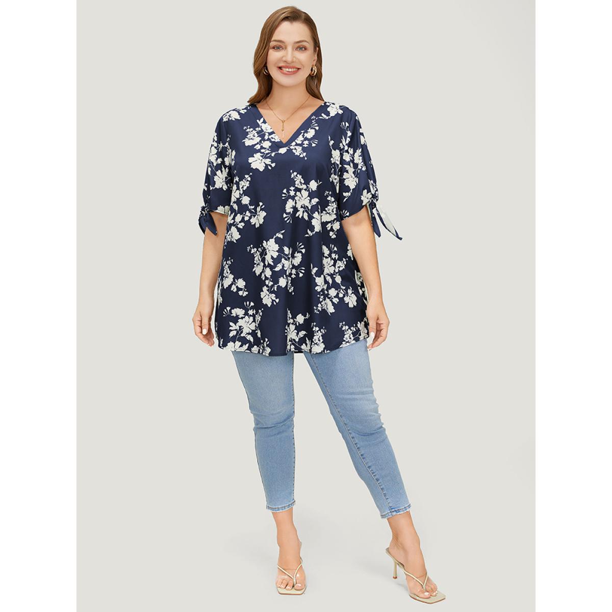 Plus Size Indigo Floral Knot Sleeve V Neck Blouse Women Elegant Short sleeve V-neck Dailywear Blouses BloomChic 26/4X Product Image