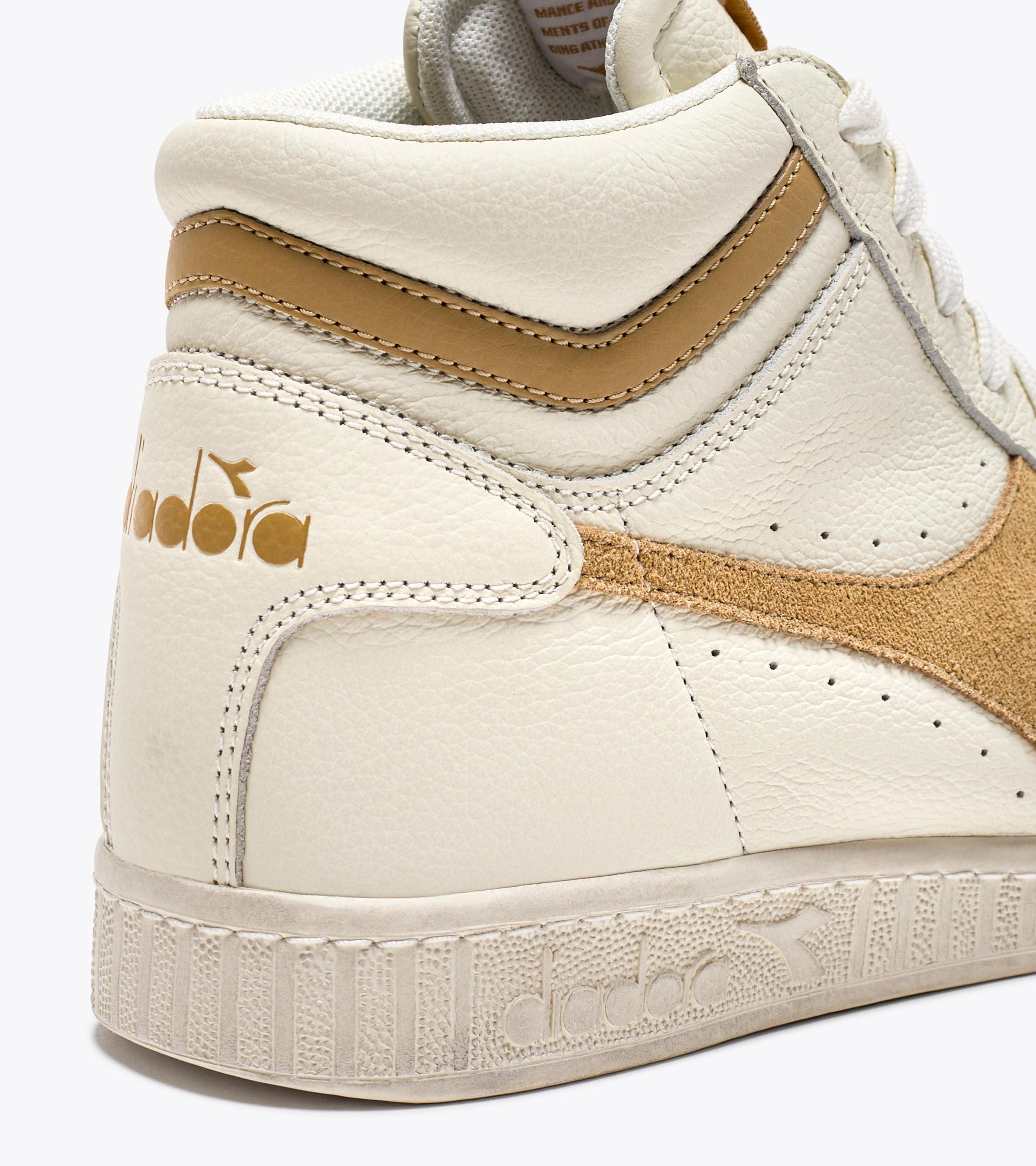 GAME L HIGH WAXED SUEDE POP Product Image