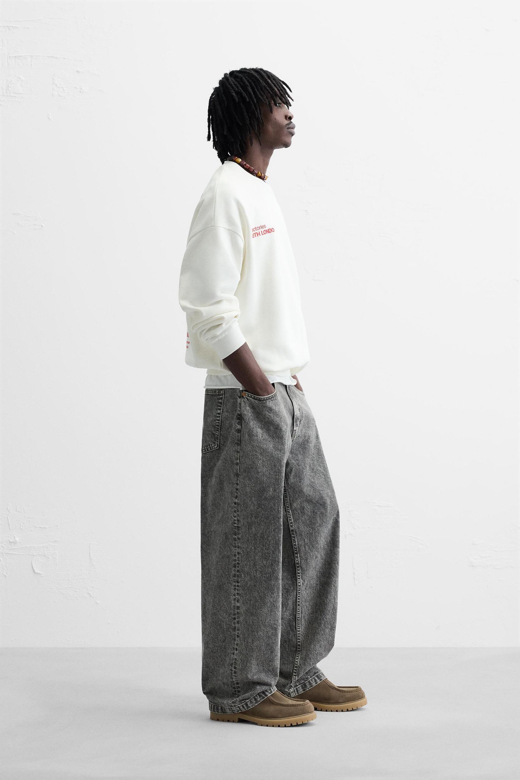 CONTRAST PRINT SWEATSHIRT Product Image