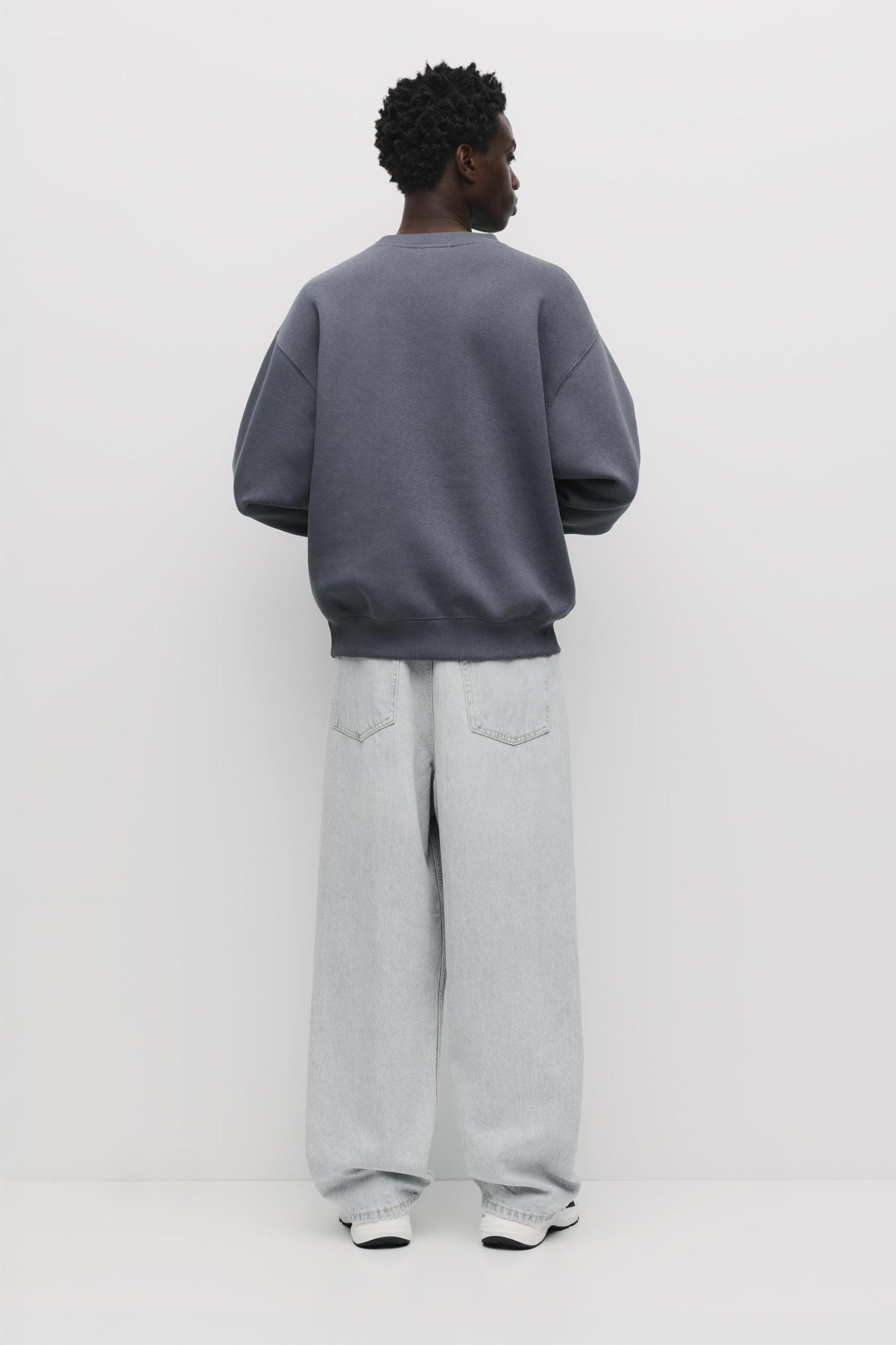 Basic crew neck sweatshirt Product Image