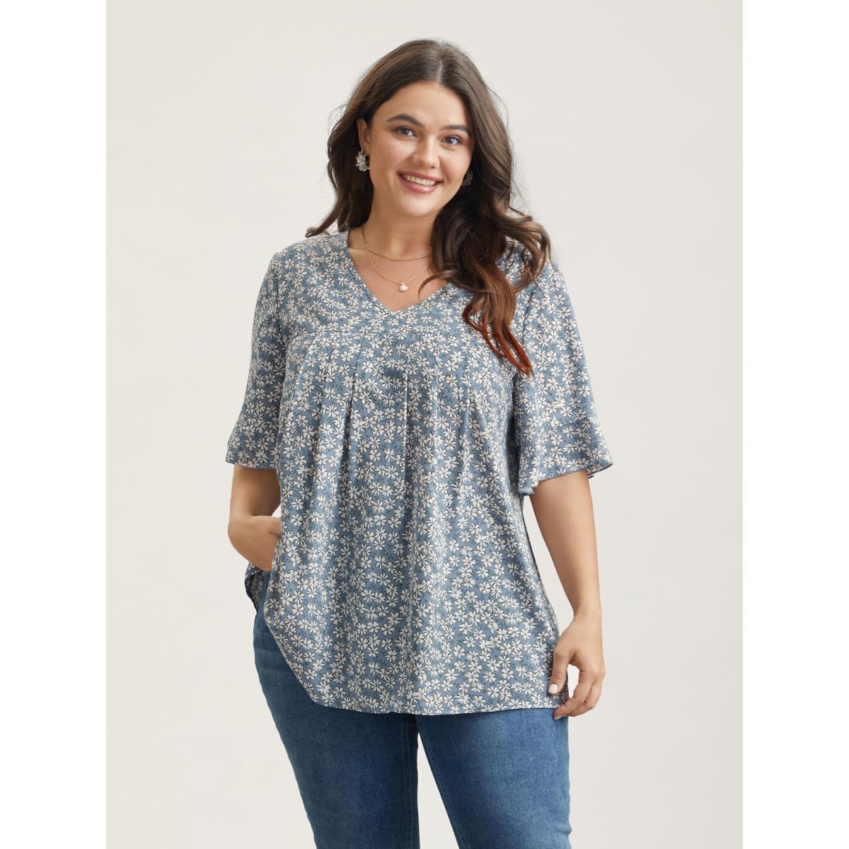 Plus Size LightBlue Ditsy Floral Pleated Flared Sleeve Shirt Women Elegant Half Sleeve V-neck Everyday Blouses BloomChic 28/5X Product Image