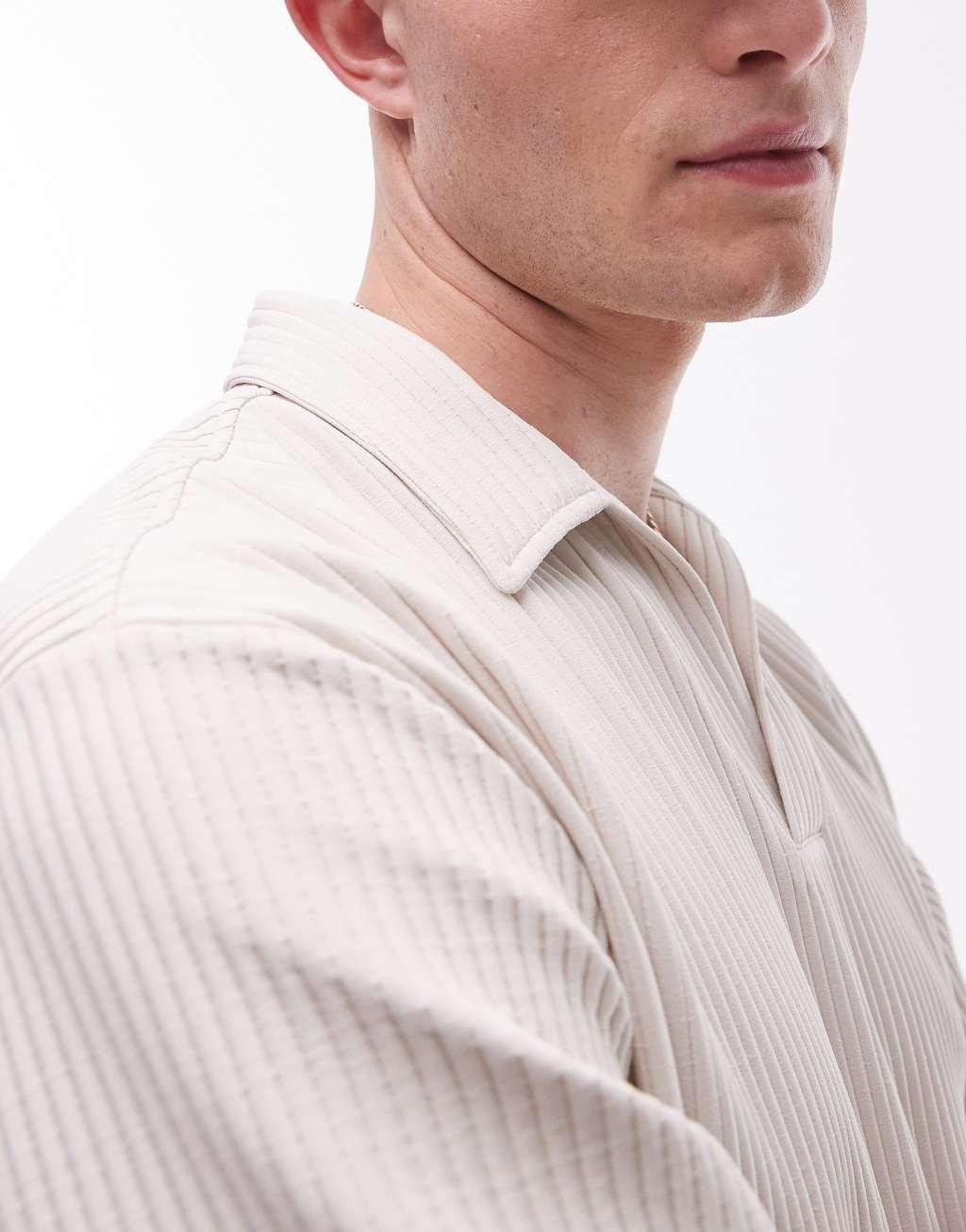 Topman short sleeve plisse polo shirt in light gray Product Image