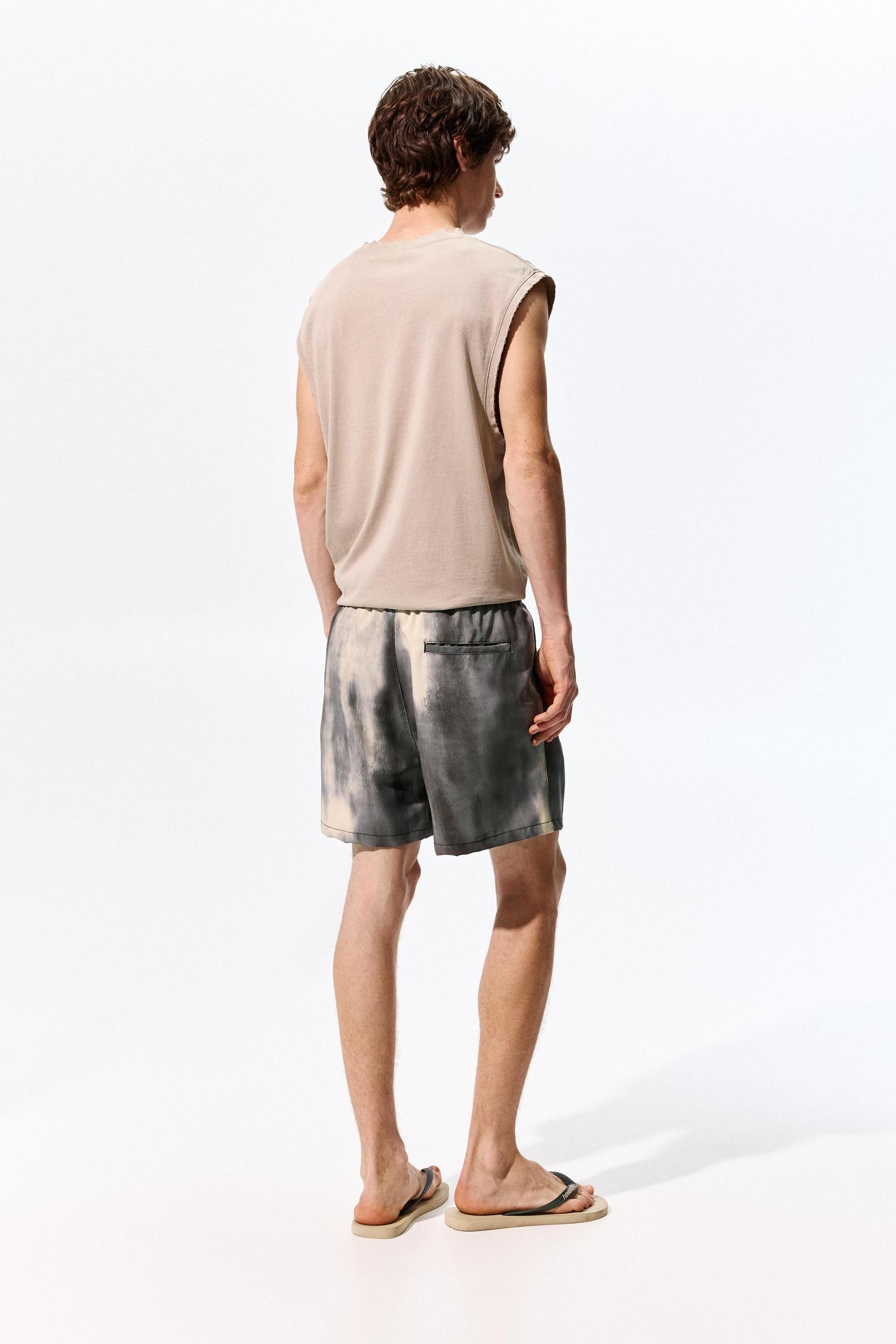 Washed board shorts Product Image