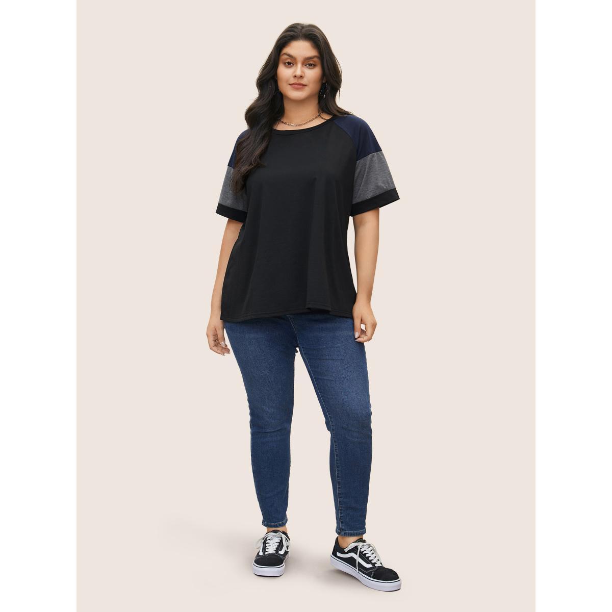 Plus Size Colorblock Contrast Crew Neck Raglan Sleeve T-shirt Midnight Women Casual Contrast Colorblock Everyday T-shirts BloomChic 30/6X Product Image
