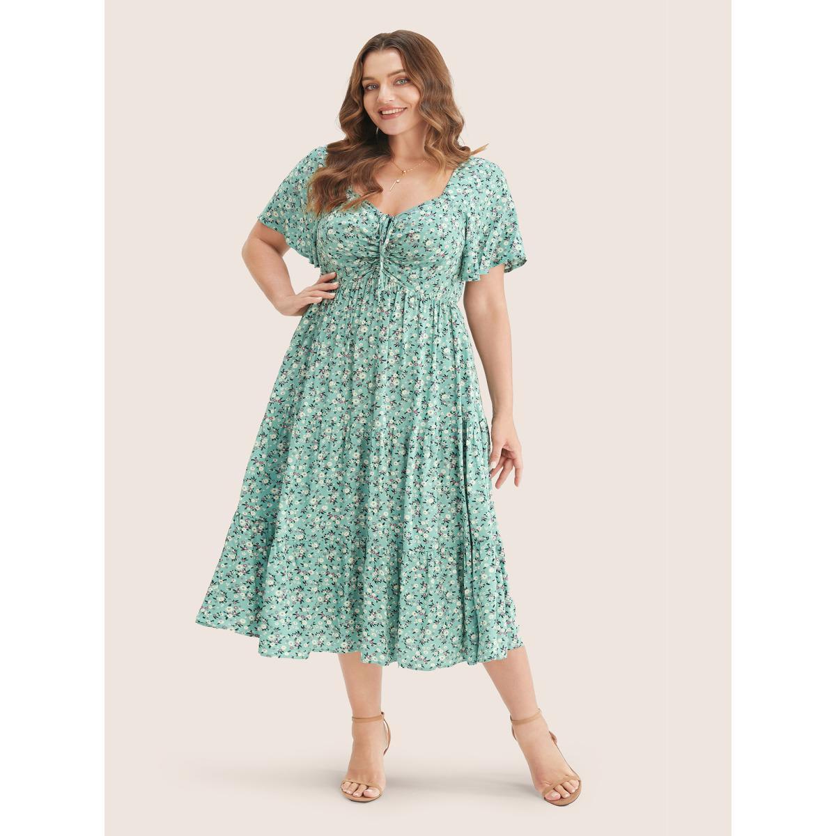 Plus Size Ditsy Floral Sweetheart Drawstring Pocket Tiered Dress Mint Women Elegant Non V-neck Short sleeve Curvy Midi Dress BloomChic 26/4X Product Image