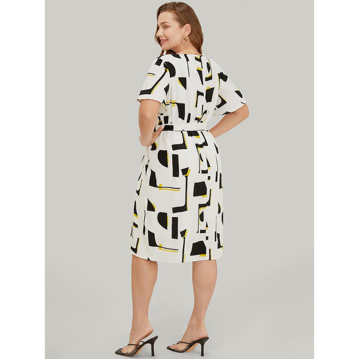 Plus Size Geometric Print Pocket Belt Flutter Sleeve Dress Black Women Elegant Contrast Round Neck Short sleeve Curvy Knee Dress BloomChic 22-24/3X Product Image