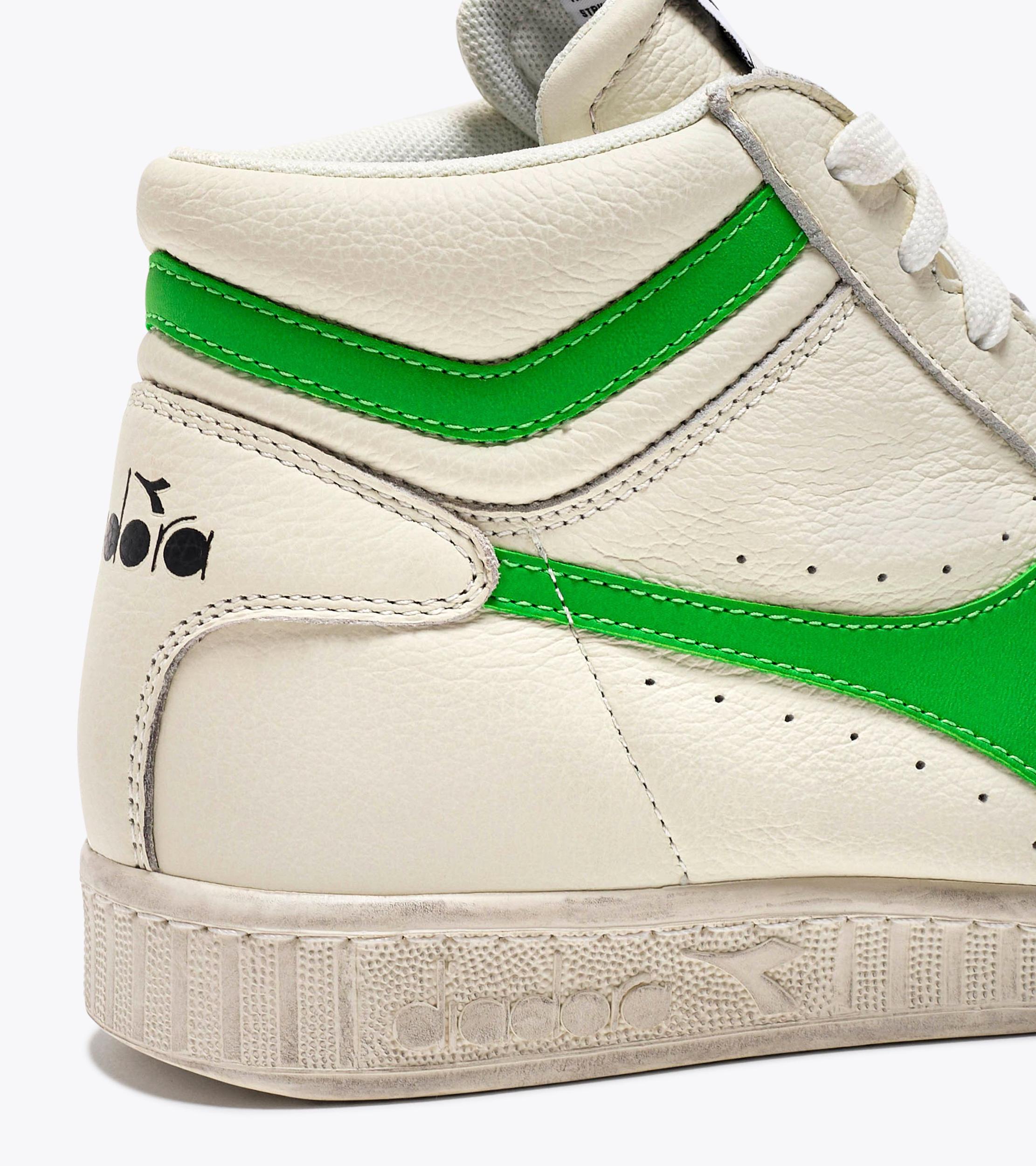 GAME L HIGH FLUO WAXED Product Image