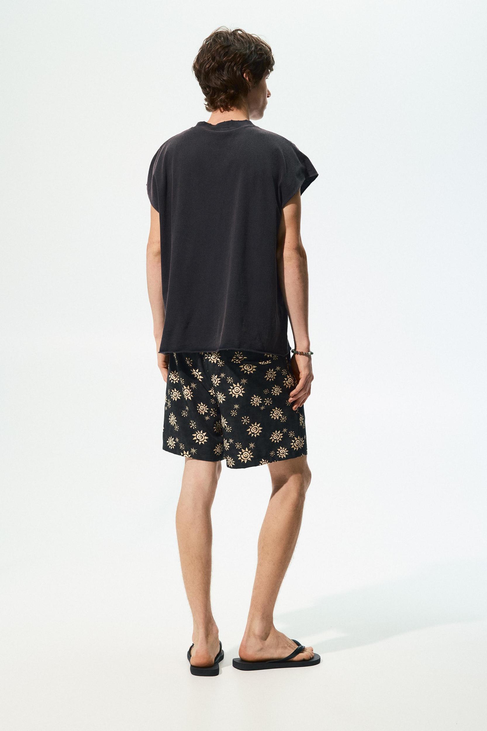 Board shorts with suns Product Image