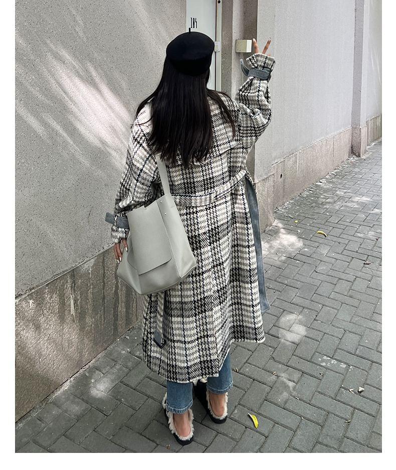 Contrast Collar Houndstooth Long Coat Product Image