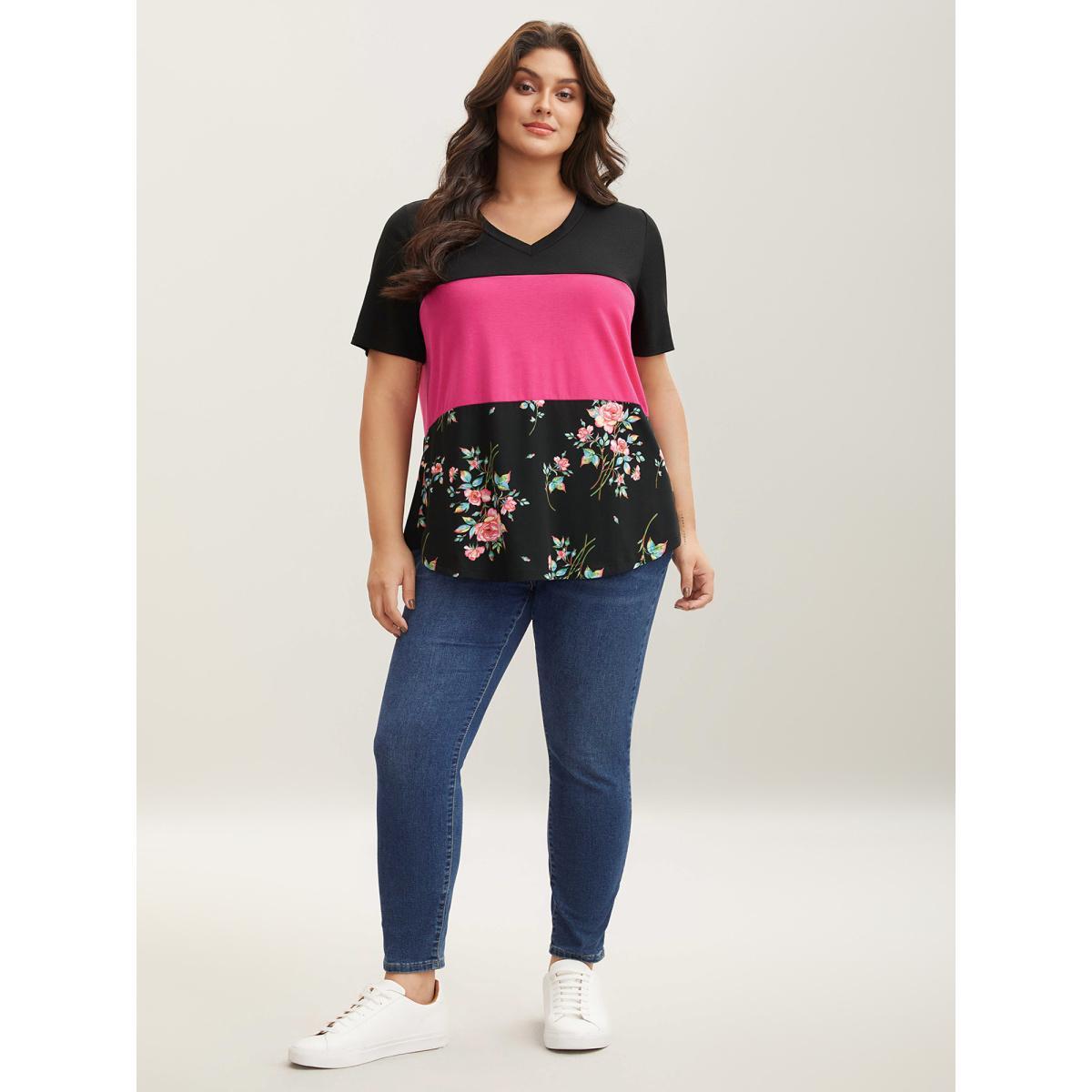 Plus Size Color Block Heather Stretchy Fitted T-Shirt Black Women Contrast V-neck Everyday-Casual T-shirts BloomChic 30/6X Product Image