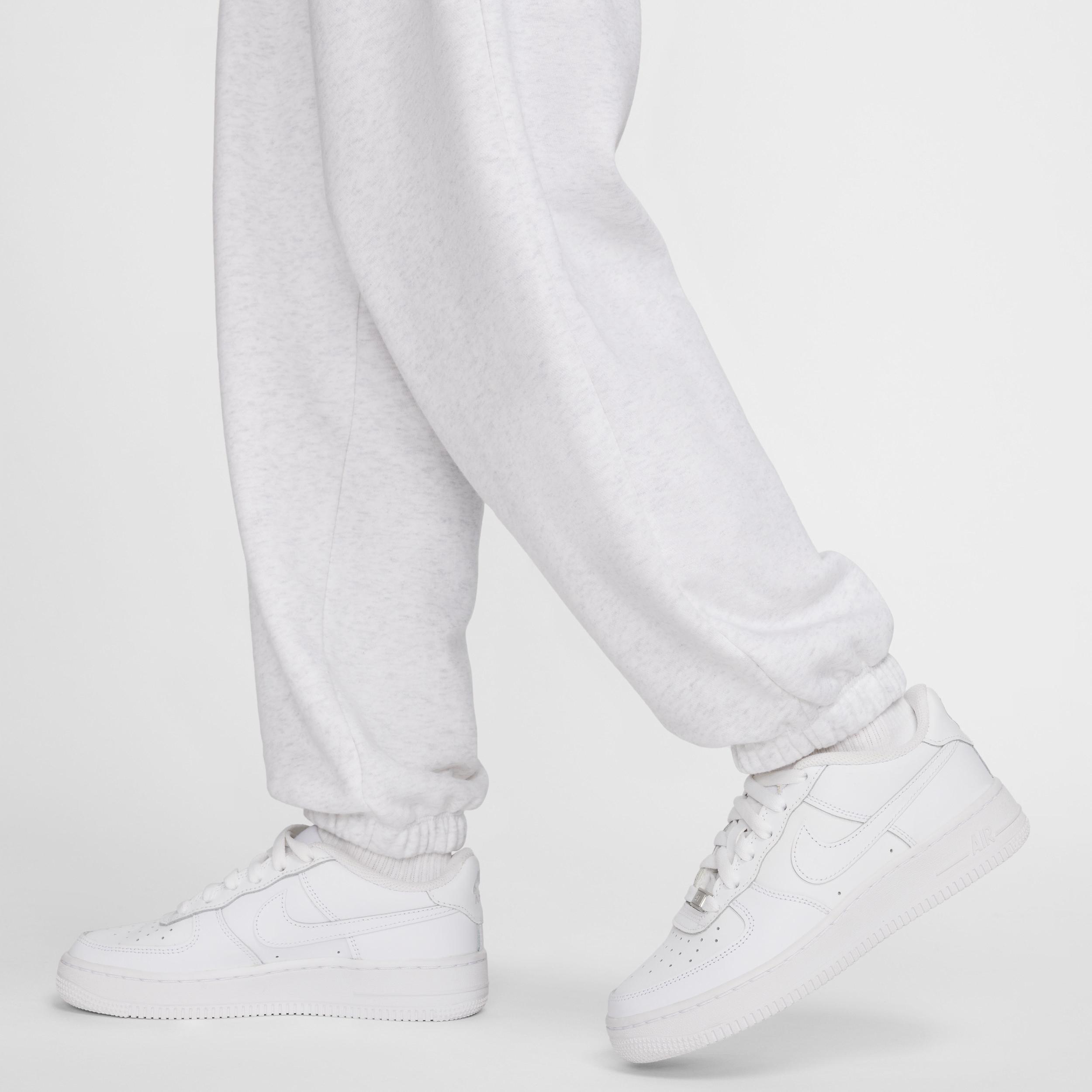 Women's Nike Sportswear Club Fleece Mid-Rise Oversized Sweatpants Product Image