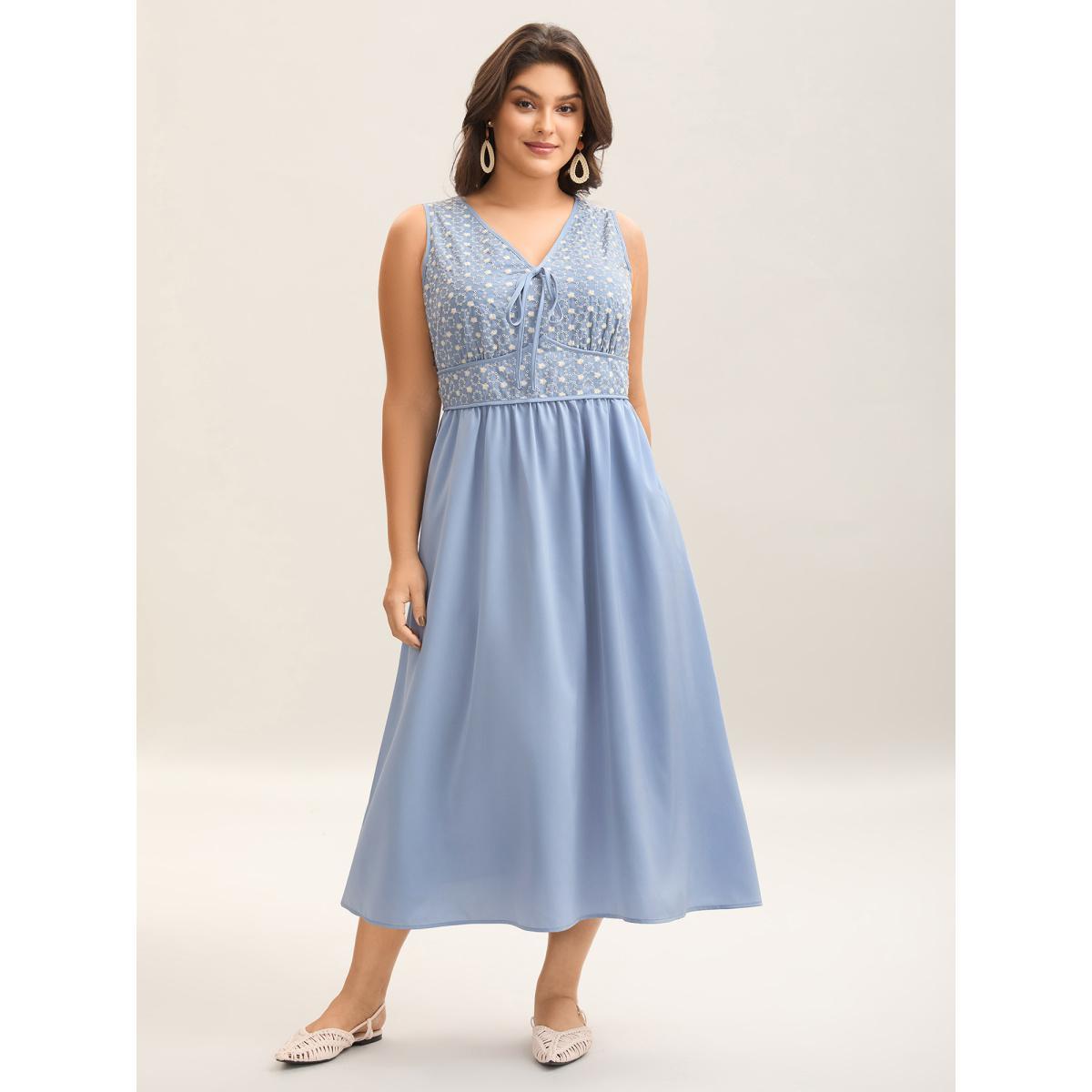 Plus Size Textured Cinched-Waist Pockets Maxi Dress LightBlue Women V-neck Sleeveless Curvy BloomChic 26/4X Product Image
