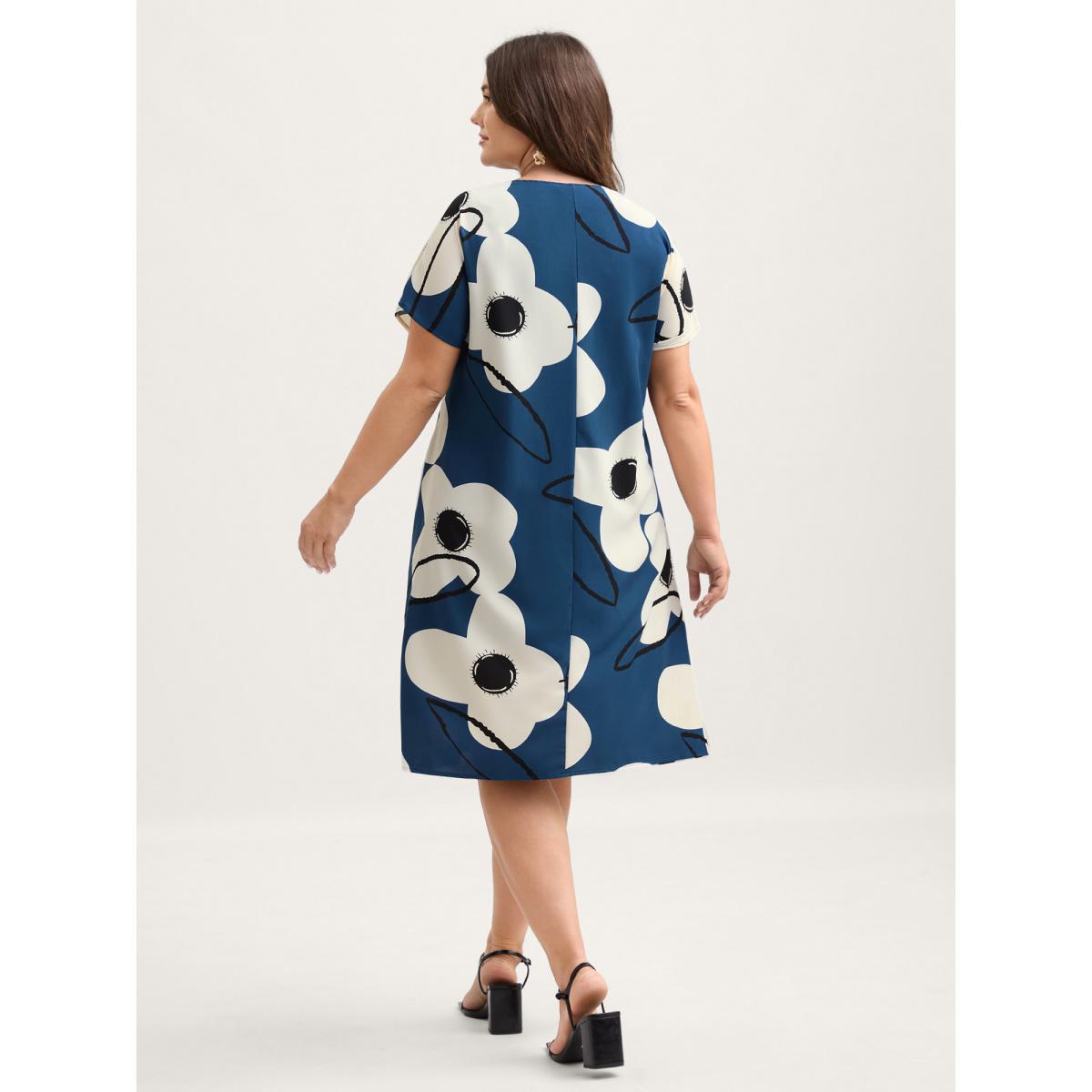 Plus Size Floral Pleated Front Pockets Midi Dress Mediumblue Women Notched collar Cap Sleeve Curvy BloomChic 14-16/1X Product Image
