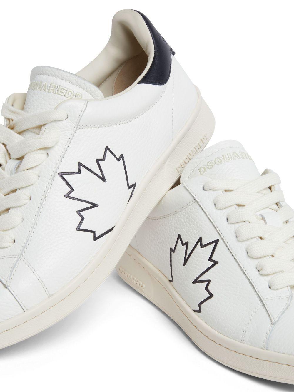 maple leaf-detail sneakers Product Image