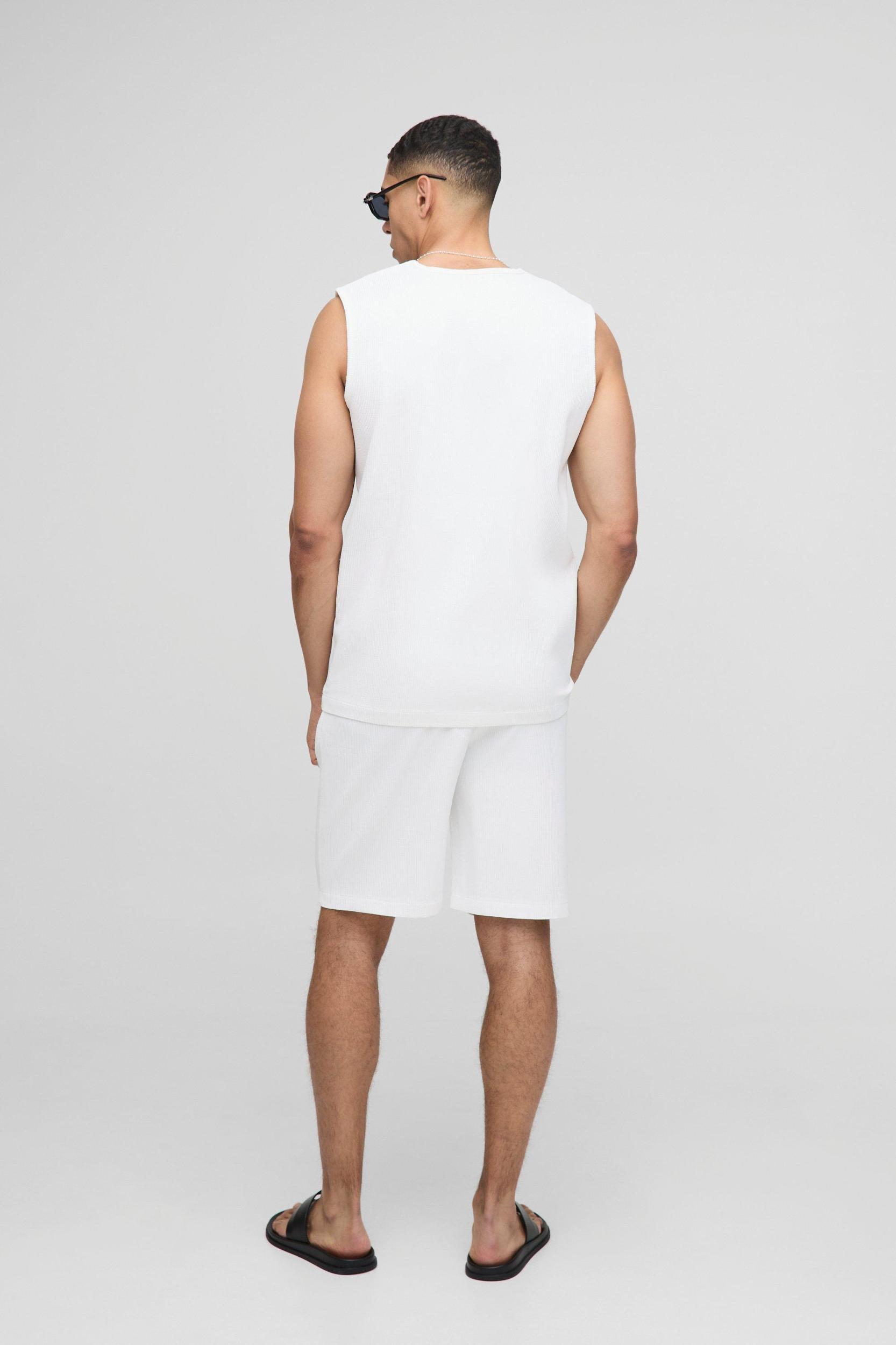 Elasticated Relaxed Pleated Shorts | boohooMAN USA Product Image