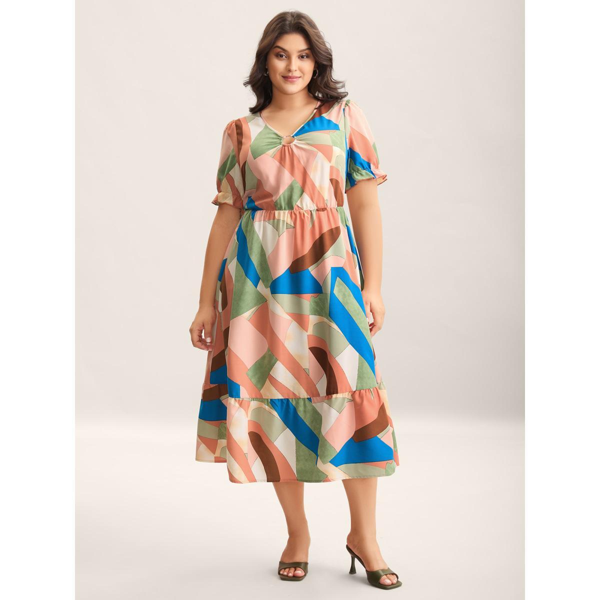 Plus Size Geometric Print Keyhole Pockets Maxi Dress Multicolor Women V-neck Short sleeve Curvy BloomChic 30/6X Product Image