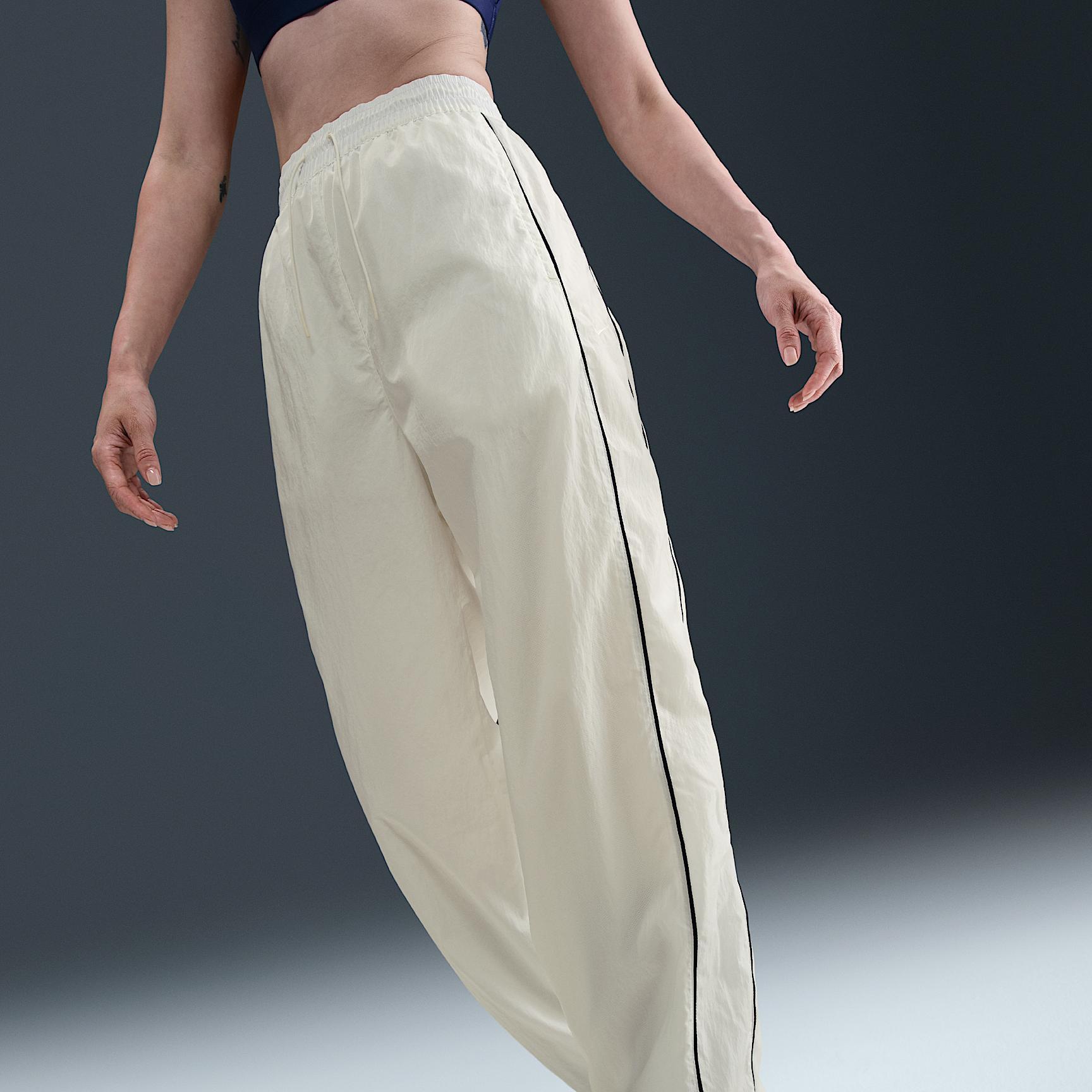 Nike Women's Windrunner High-Waisted Woven Open-Hem Pants Product Image