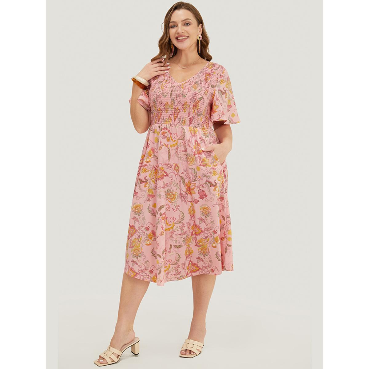 Plus Size Bandana Print Pocket Shirred V Neck Ruffle Hem Dress Pink Women Vacation Pocket V-neck Short sleeve Curvy Midi Dress BloomChic 28/5X Product Image