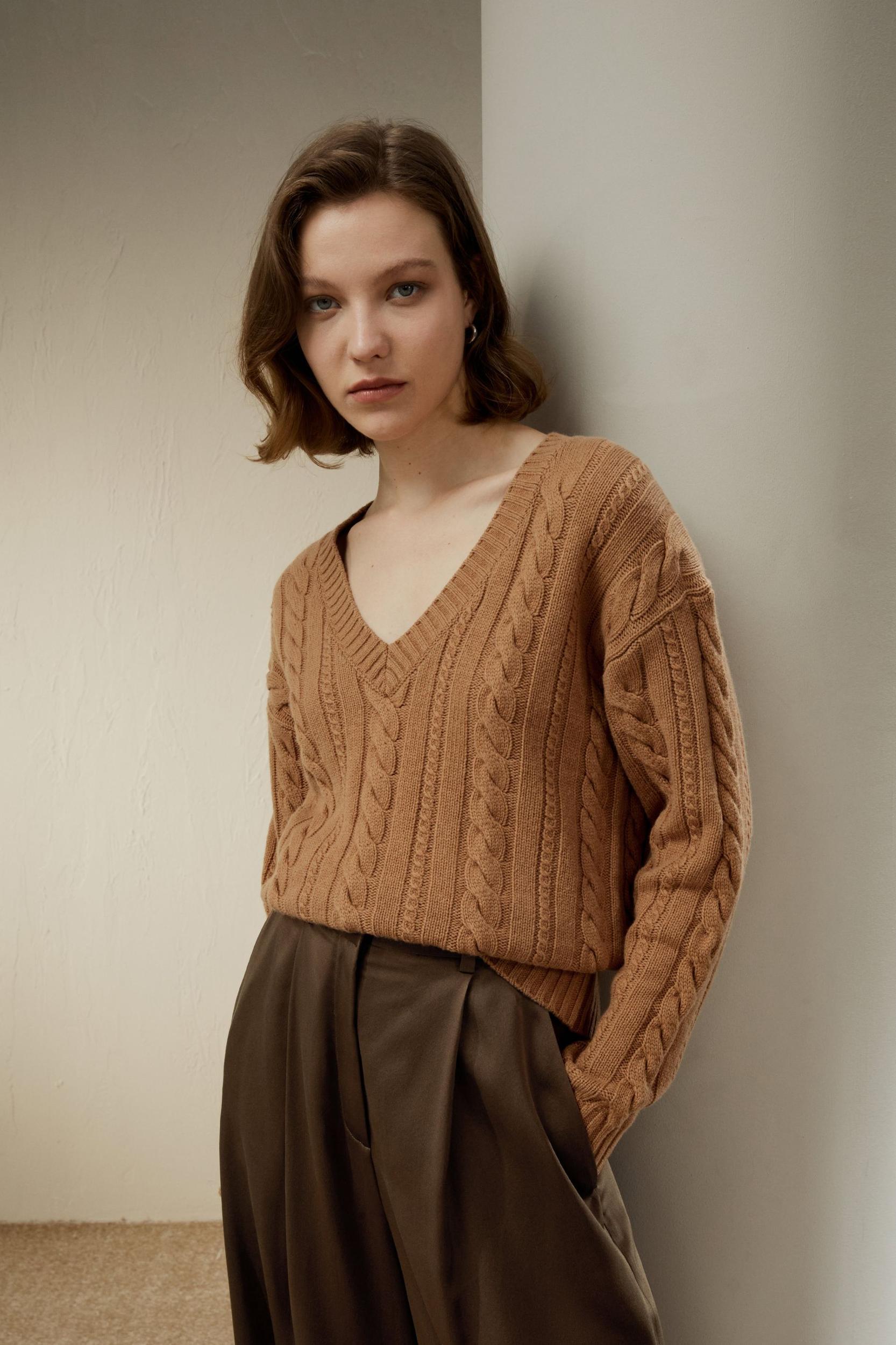 Cable-Knit Wool-Cashmere Blend Sweater Product Image