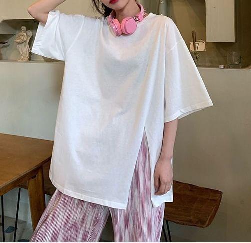 3/4-Sleeve Crew Neck Plain Slit Tee Product Image