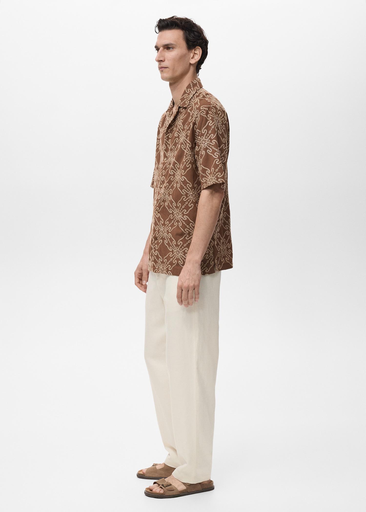 Short-sleeved embroidered shirt - Men | MANGO USA Product Image