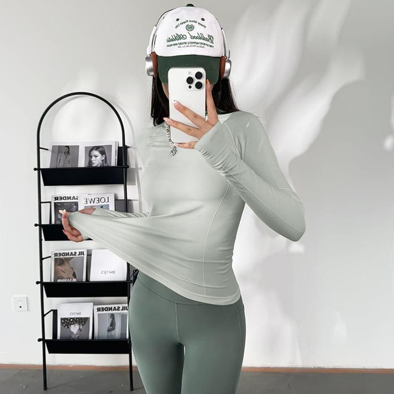 Long-Sleeve Round Neck Plain Raglan Slim Fit Sports T-Shirt Product Image
