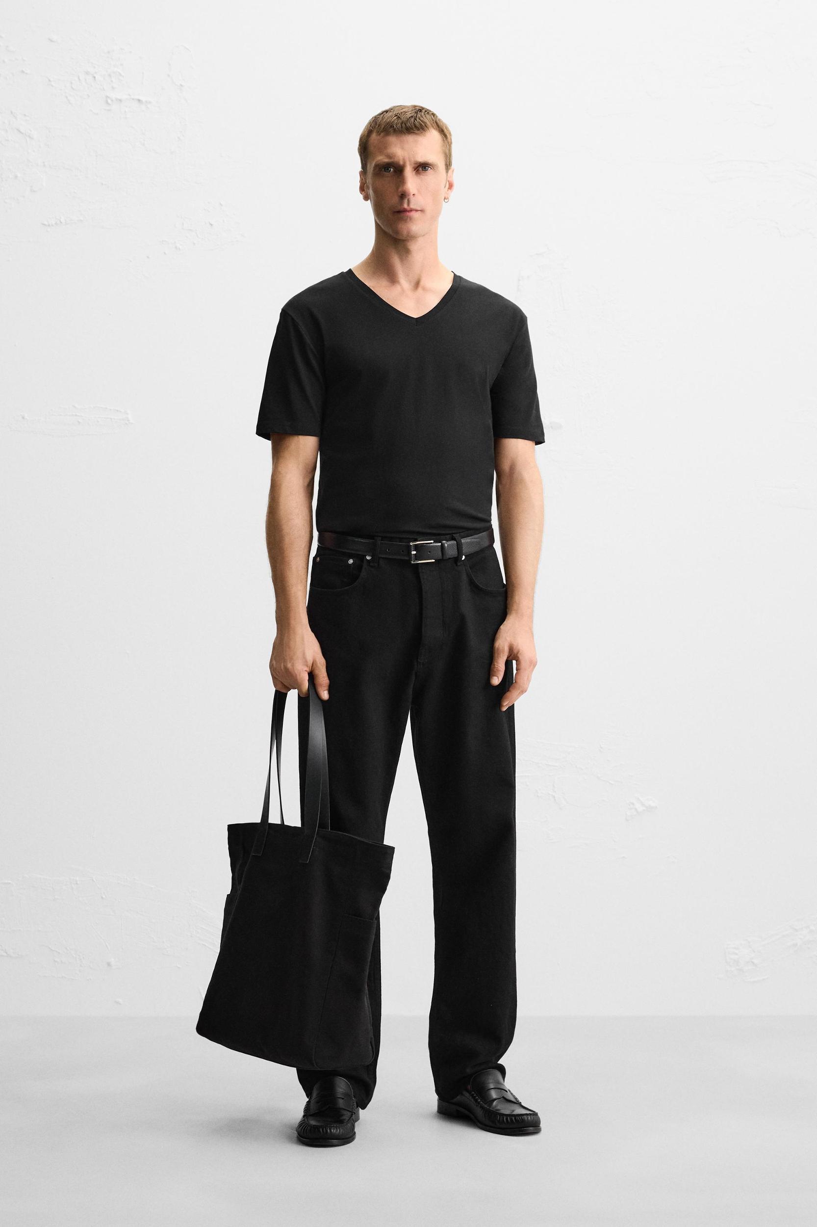 BASIC V-NECK T-SHIRT Product Image