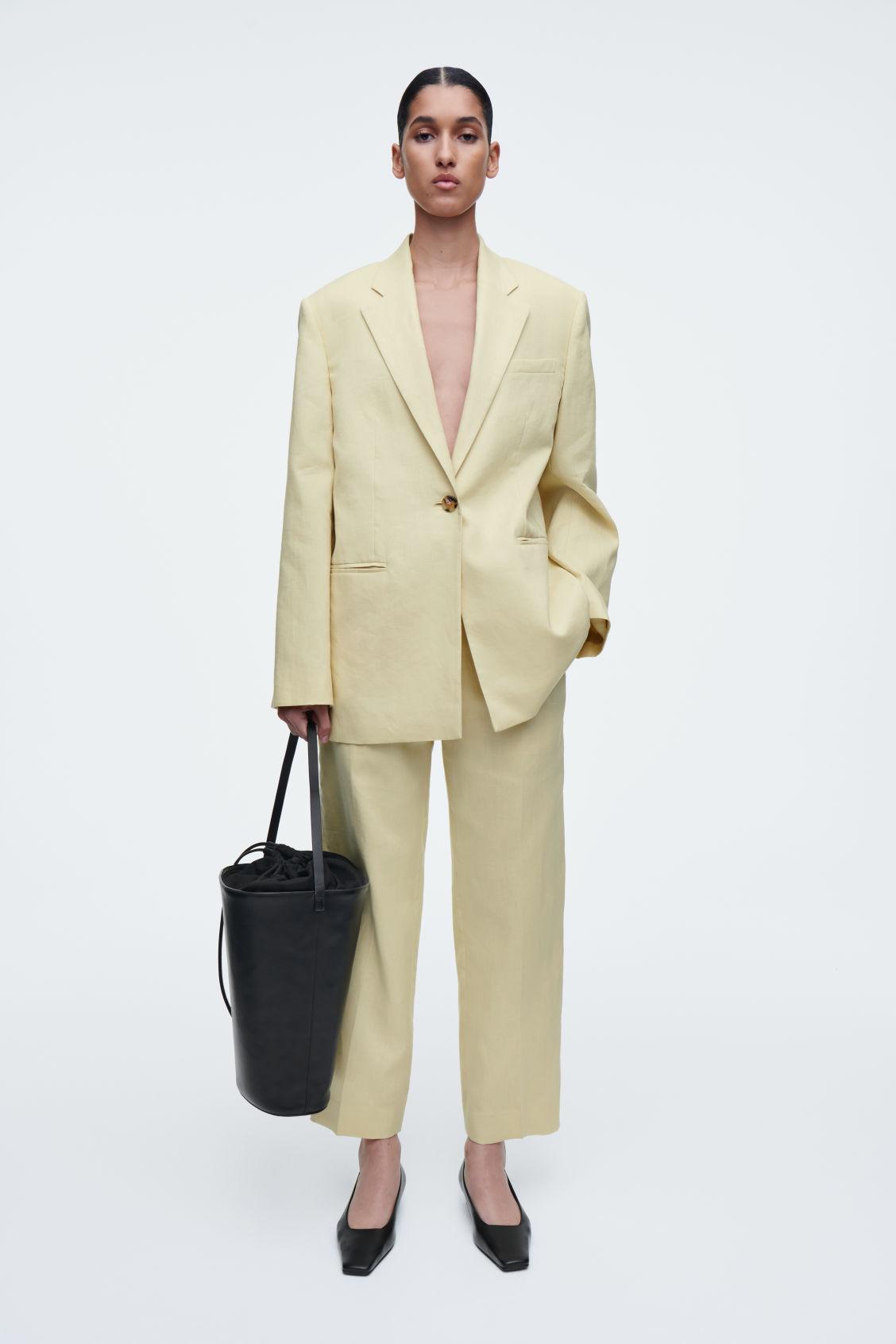 BUCKET BAG - LEATHER Product Image
