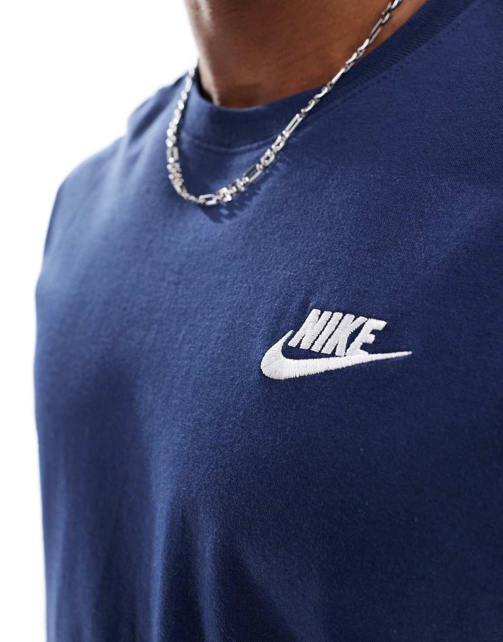 Nike Club long sleeve t-shirt in navy Product Image