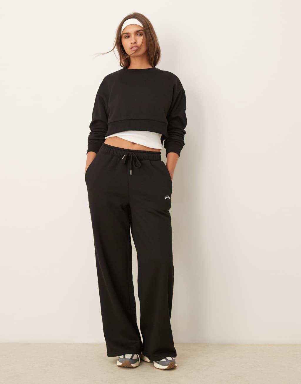 Urban Threads lounge cropped sweatshirt in black Product Image