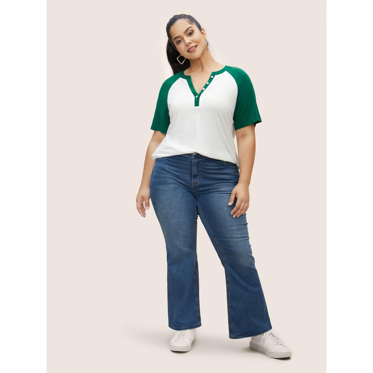 Plus Size Notched Collar Contrast Raglan Sleeve T-shirt Originalwhite Women Casual Contrast Notched collar Everyday T-shirts BloomChic 22-24/3X Product Image