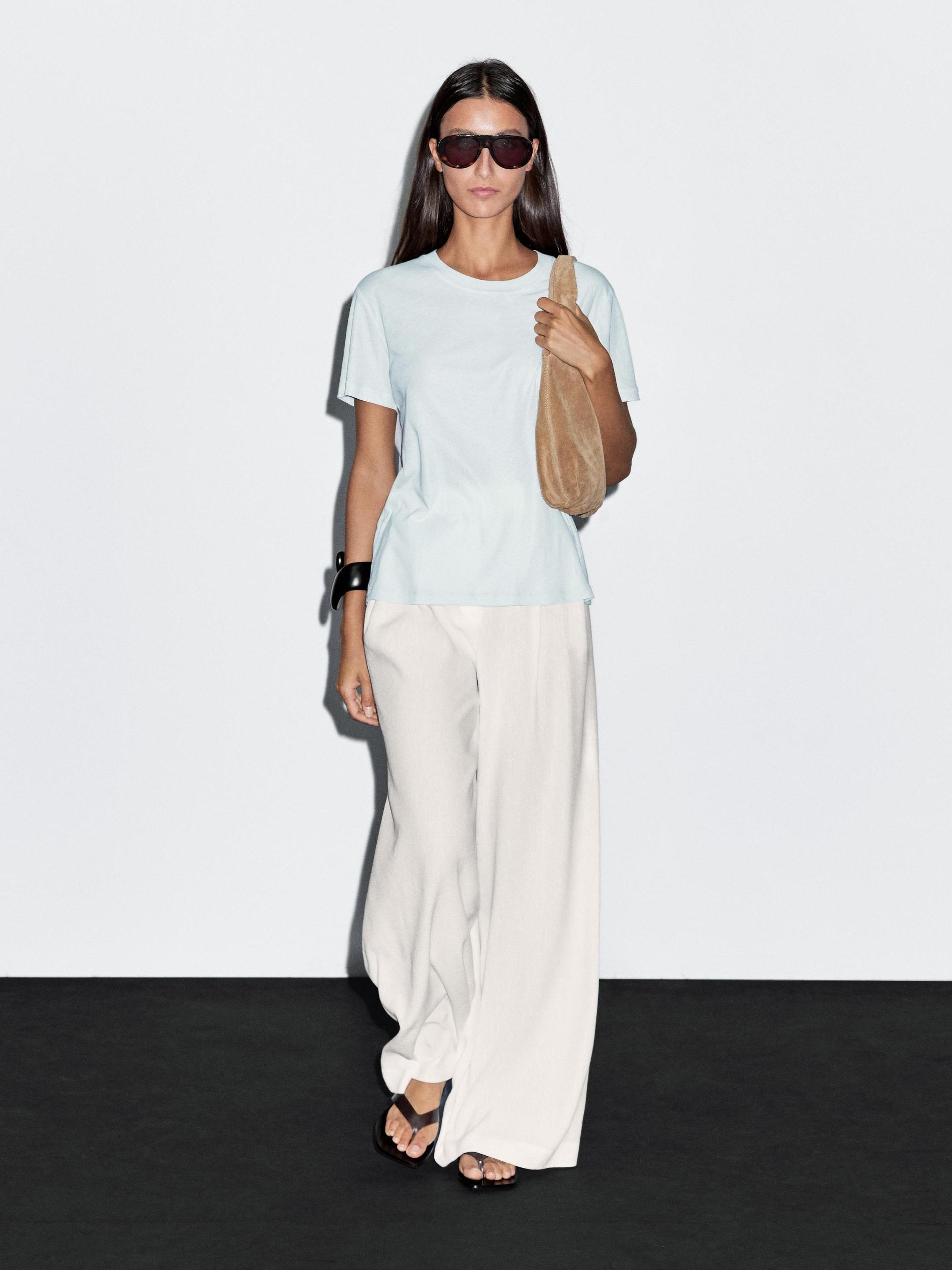 T-shirt with seam detail on the sleeve Product Image