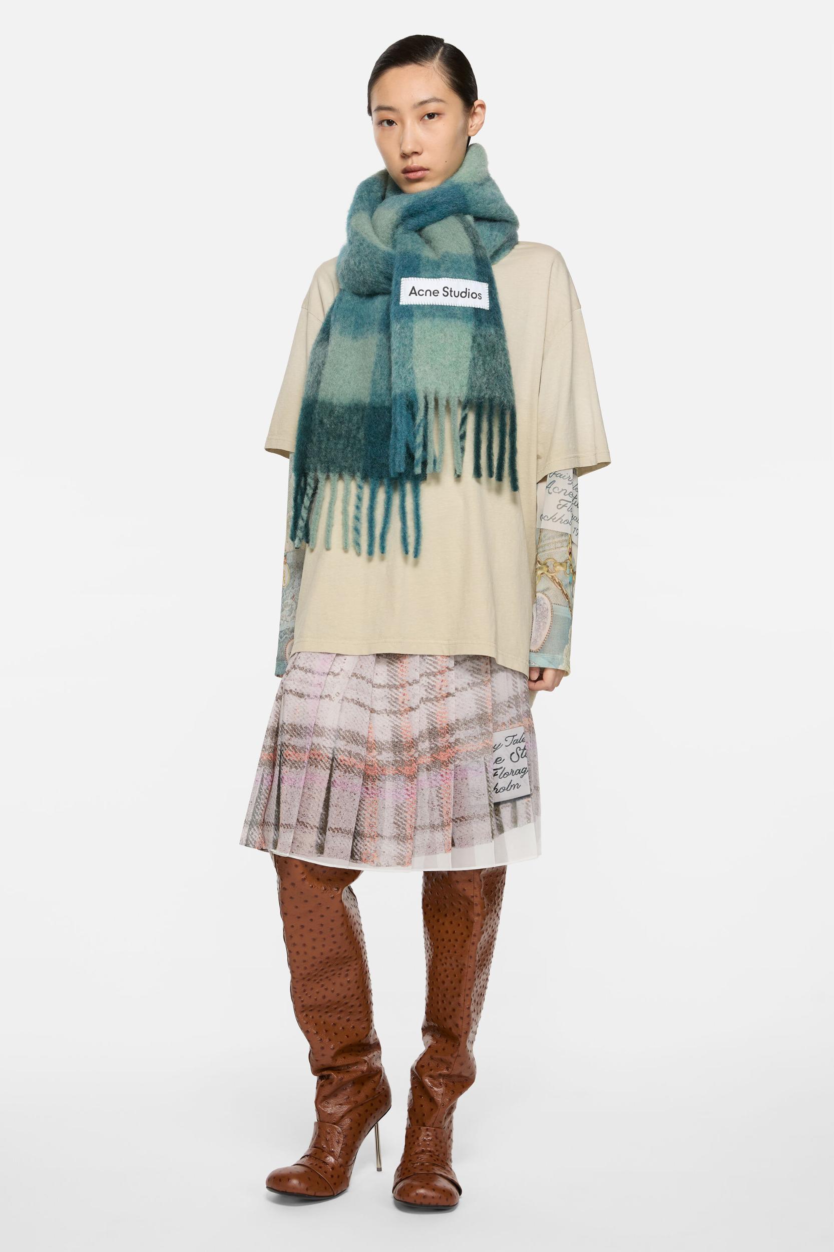 Mohair checked scarf Product Image