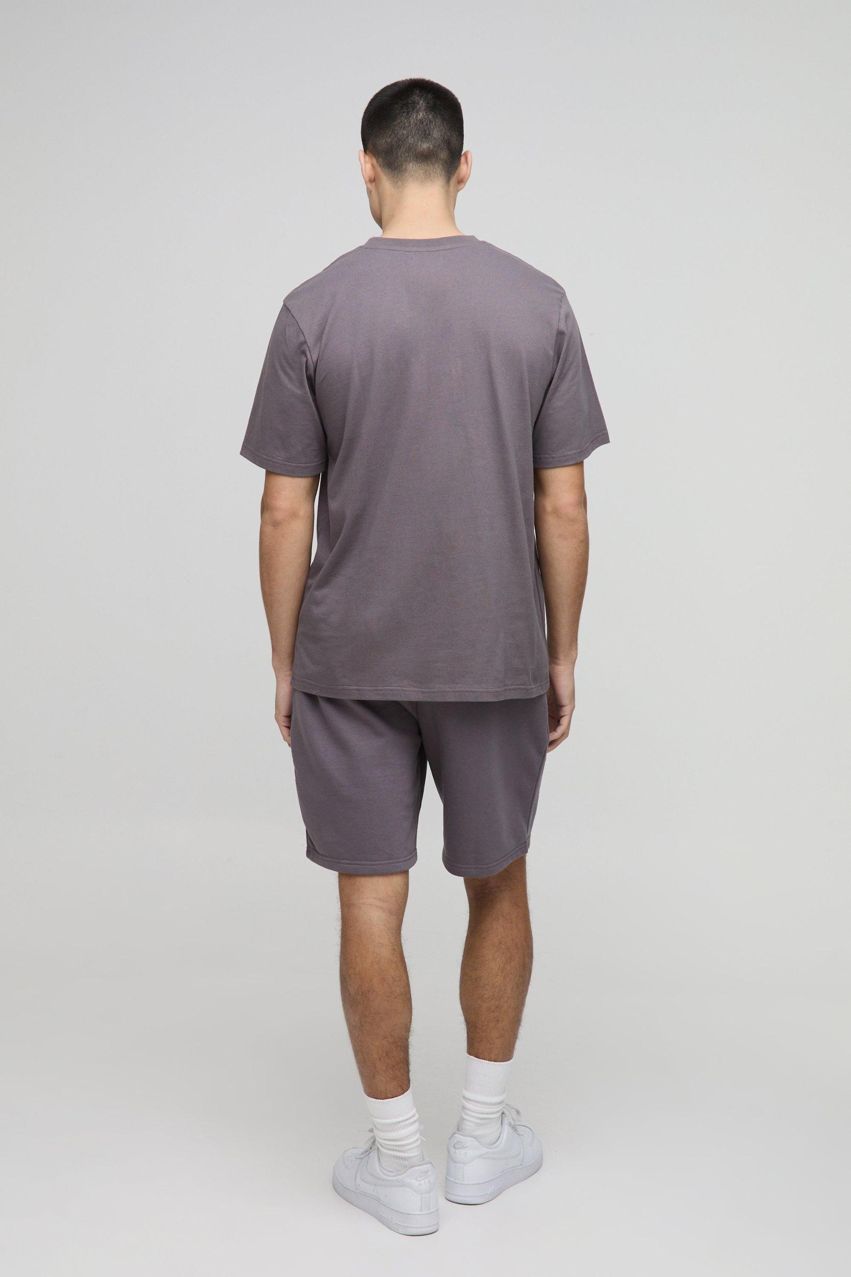 Regular Fit Edizione Limitata Heavyweight T-Shirt | boohooMAN USA Product Image