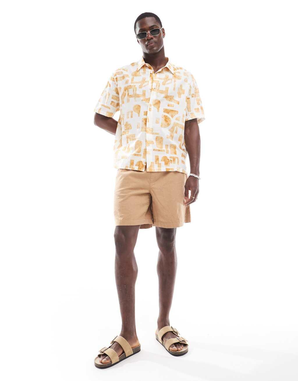Bershka geometric print shirt in ecru Product Image