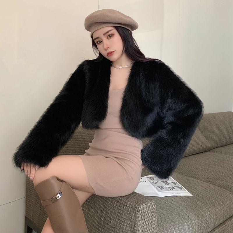V-Neck Plain Faux Fur Cropped Coat Product Image