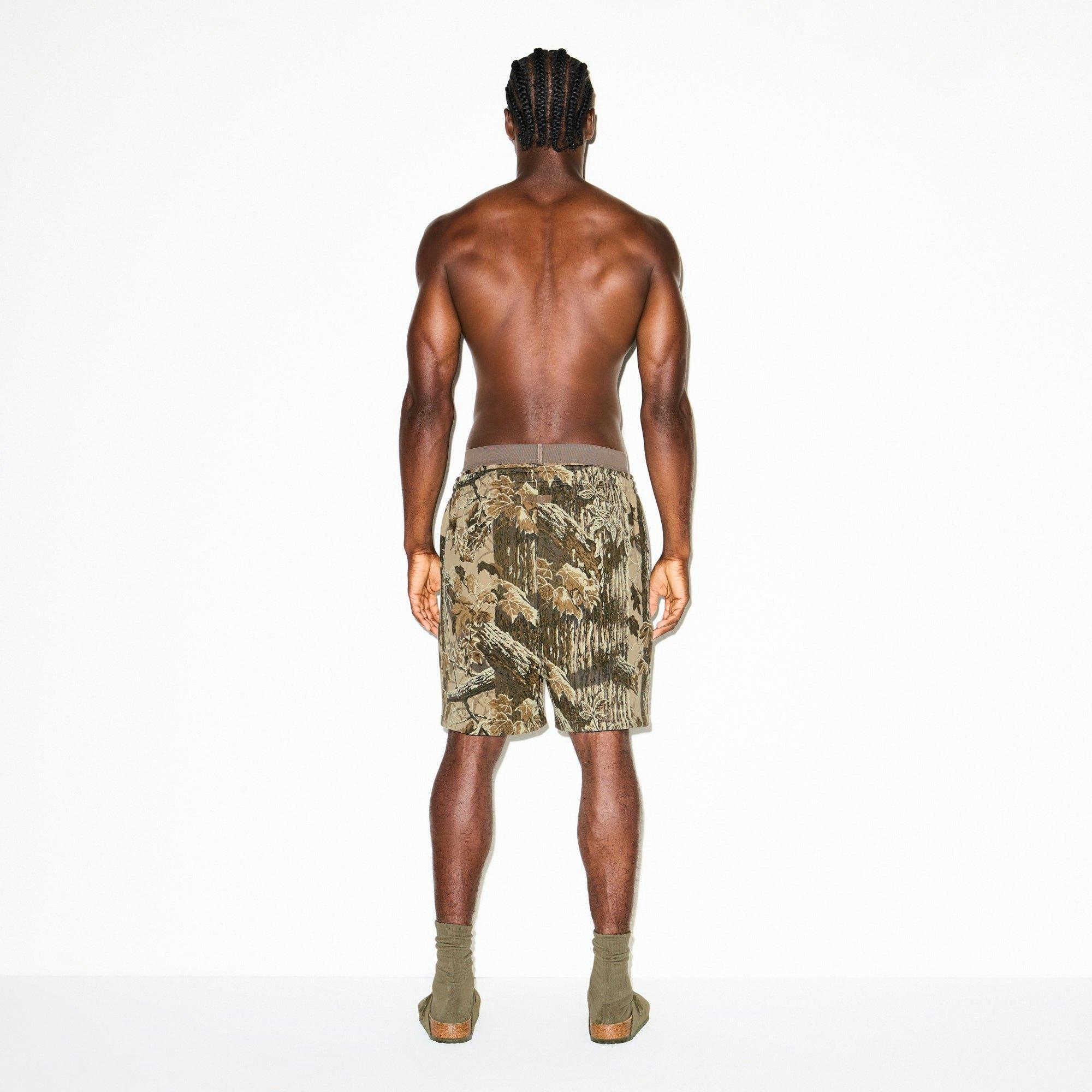 HEAVYWEIGHT FLEECE MENS REALTREE RELAXED SHORT | REALTREE CAMO PRINT Product Image
