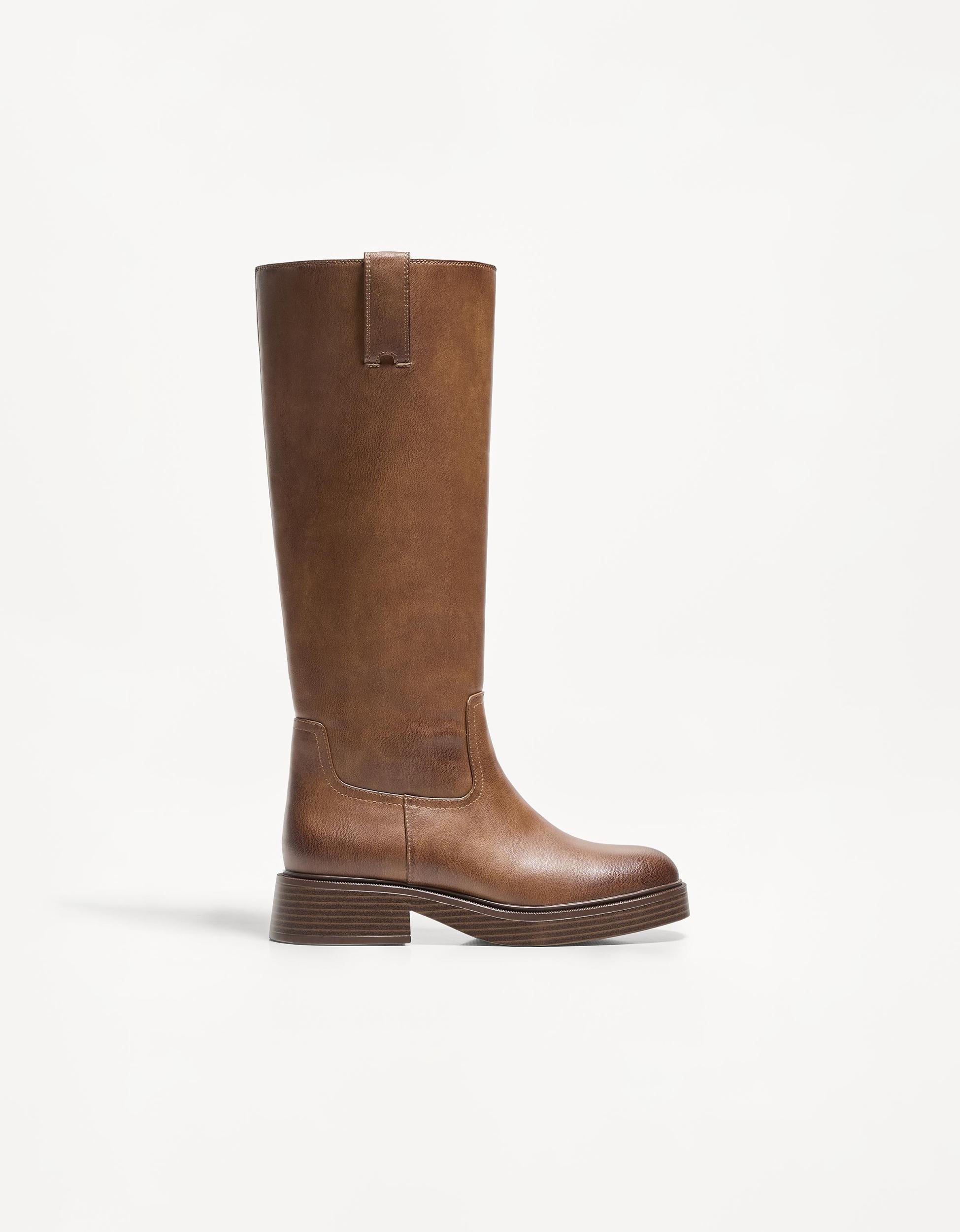 Flat knee-high boots Product Image