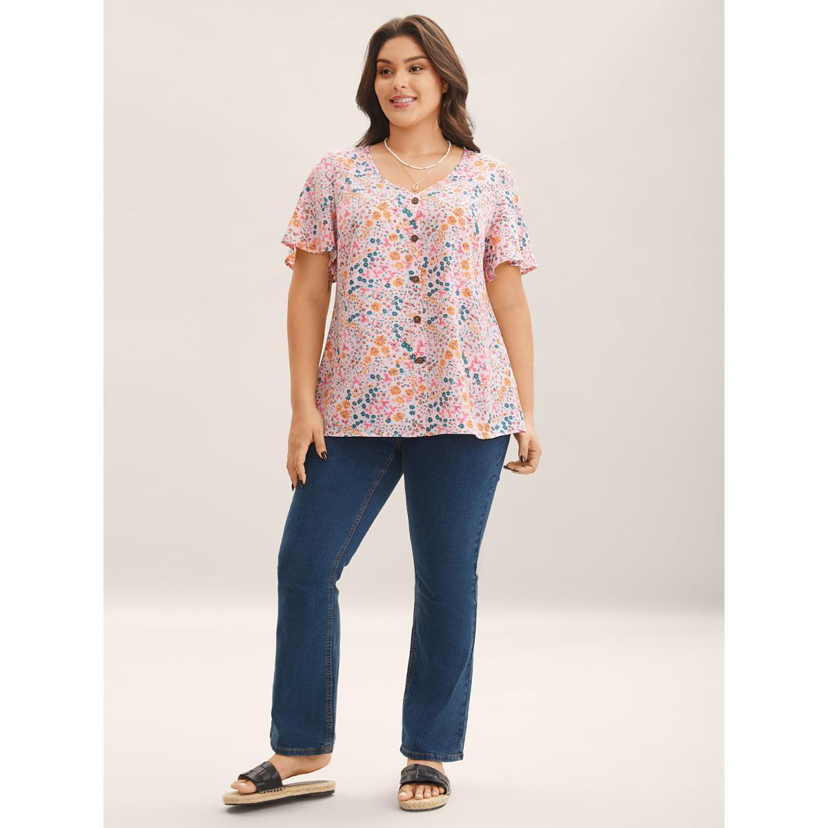 Plus Size Lightpink Floral Print V-Neck Flowy Blouse Women Short sleeve V-neck Vacation Blouses BloomChic 22-24/3X Product Image