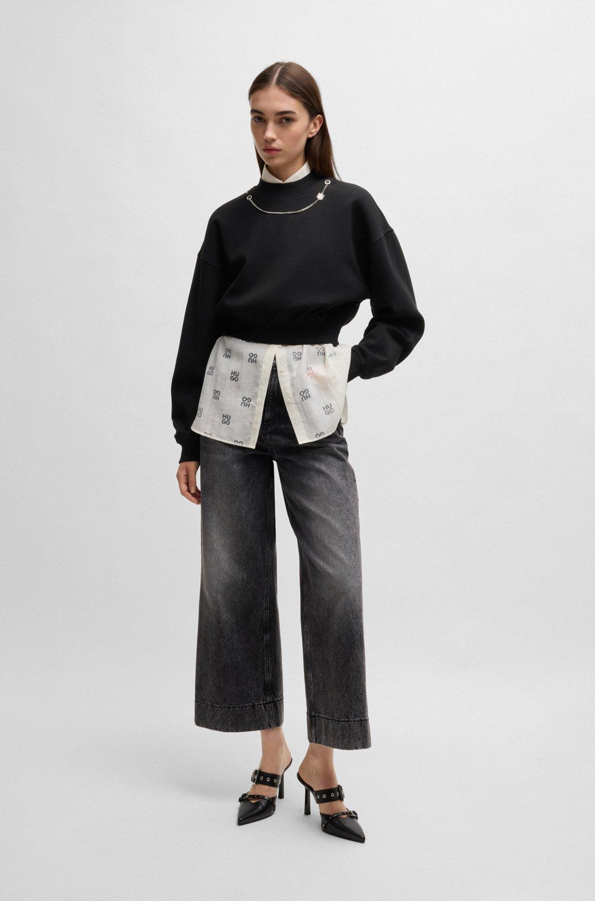 Sweatshirt with detachable signature chain Product Image