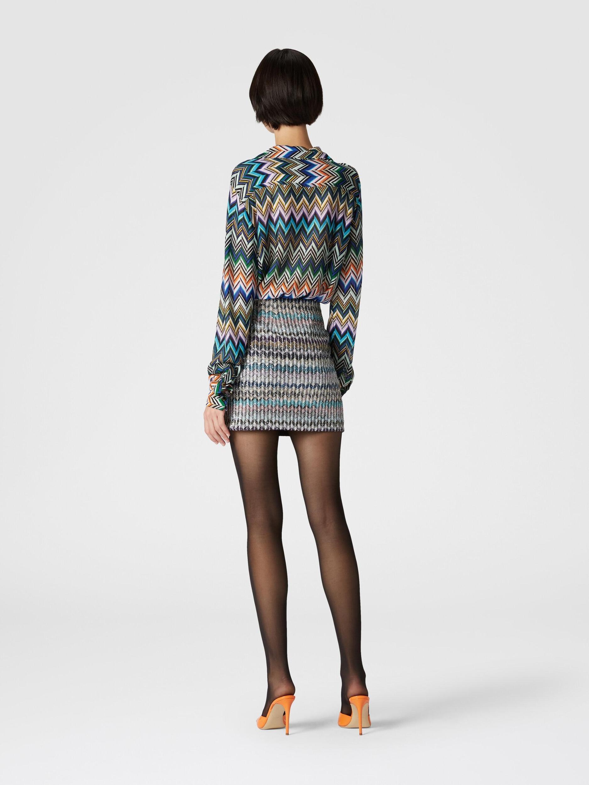 Bowling-cut shirt in zig zag viscose Product Image