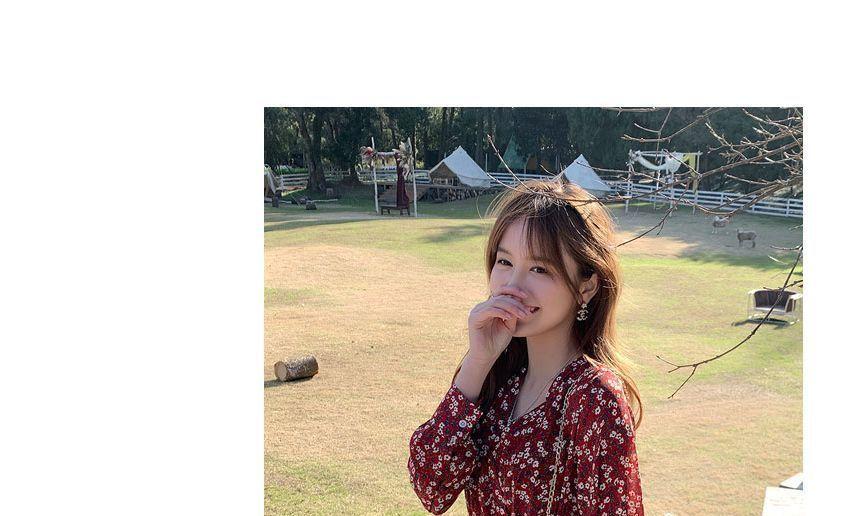 Long-Sleeve V-Neck Floral Midi A-Line Dress Product Image