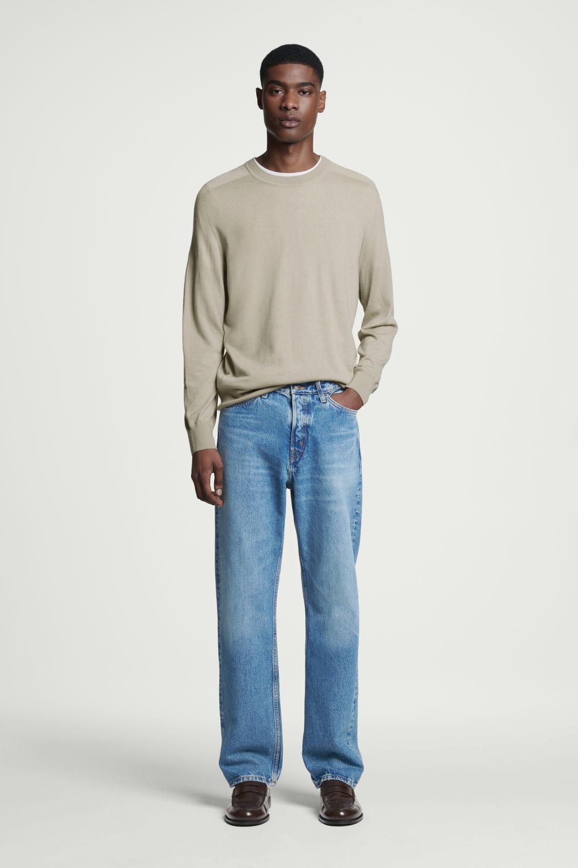 FINE-KNIT CASHMERE CREW-NECK SWEATER Product Image
