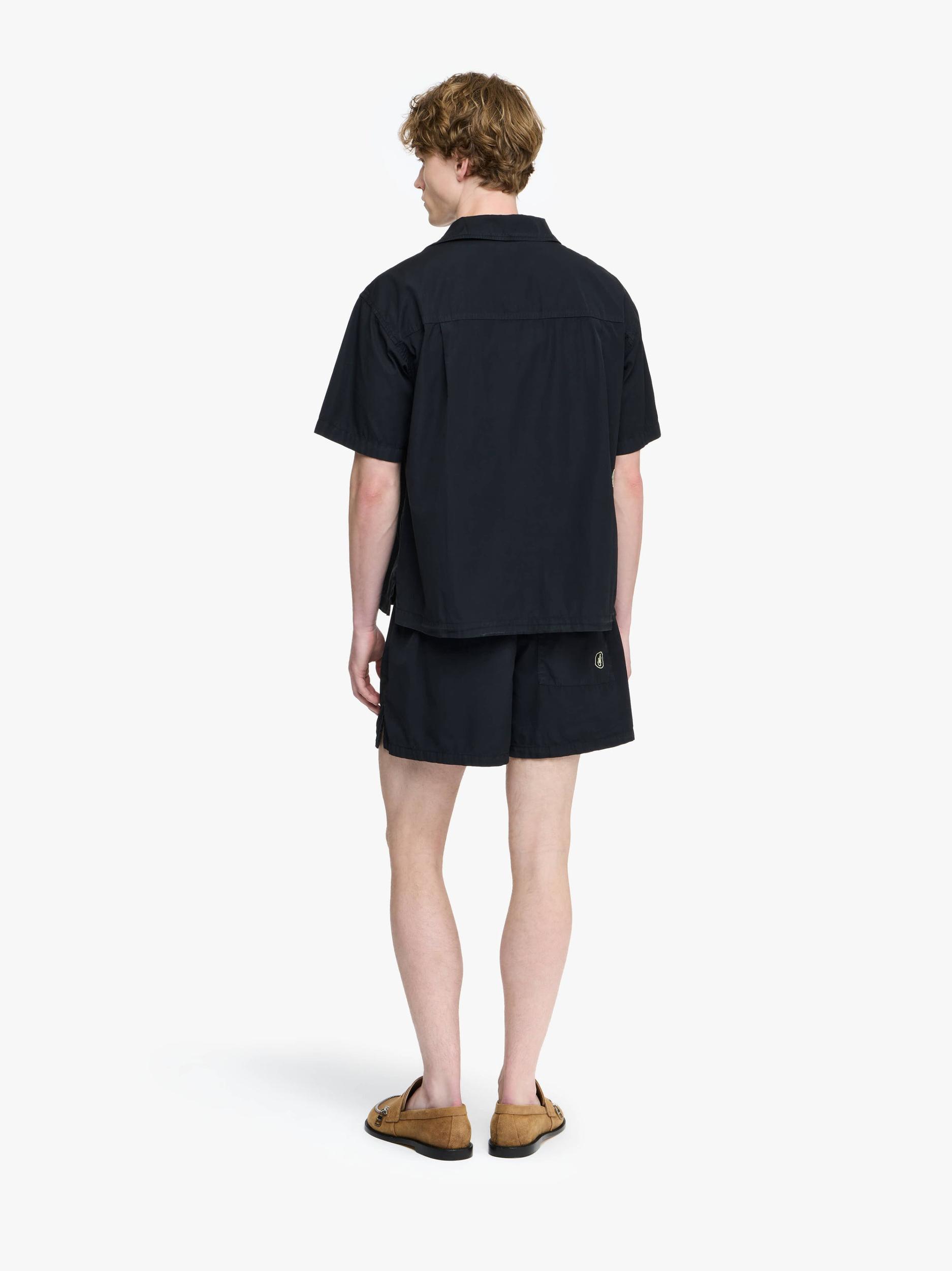 CONTRAST EMBROIDERY SHORT SLEEVE SHIRT Product Image