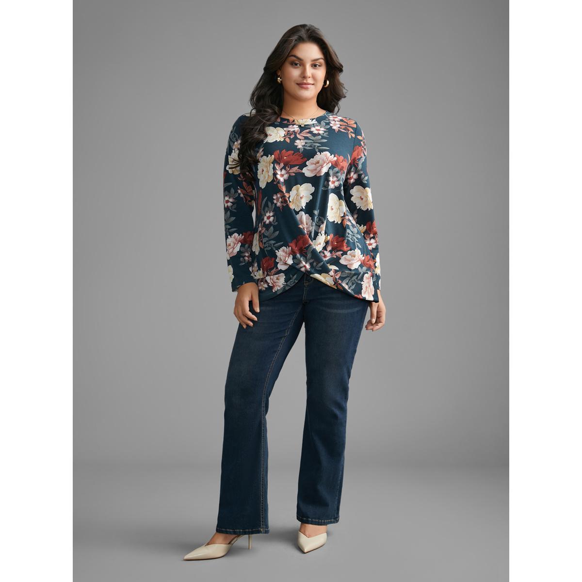 Plus Size Floral Crew Neck Twist Front T-shirt Multicolor Women Elegant Twist Natural Flowers Round Neck Everyday T-shirts BloomChic 30/6X Product Image