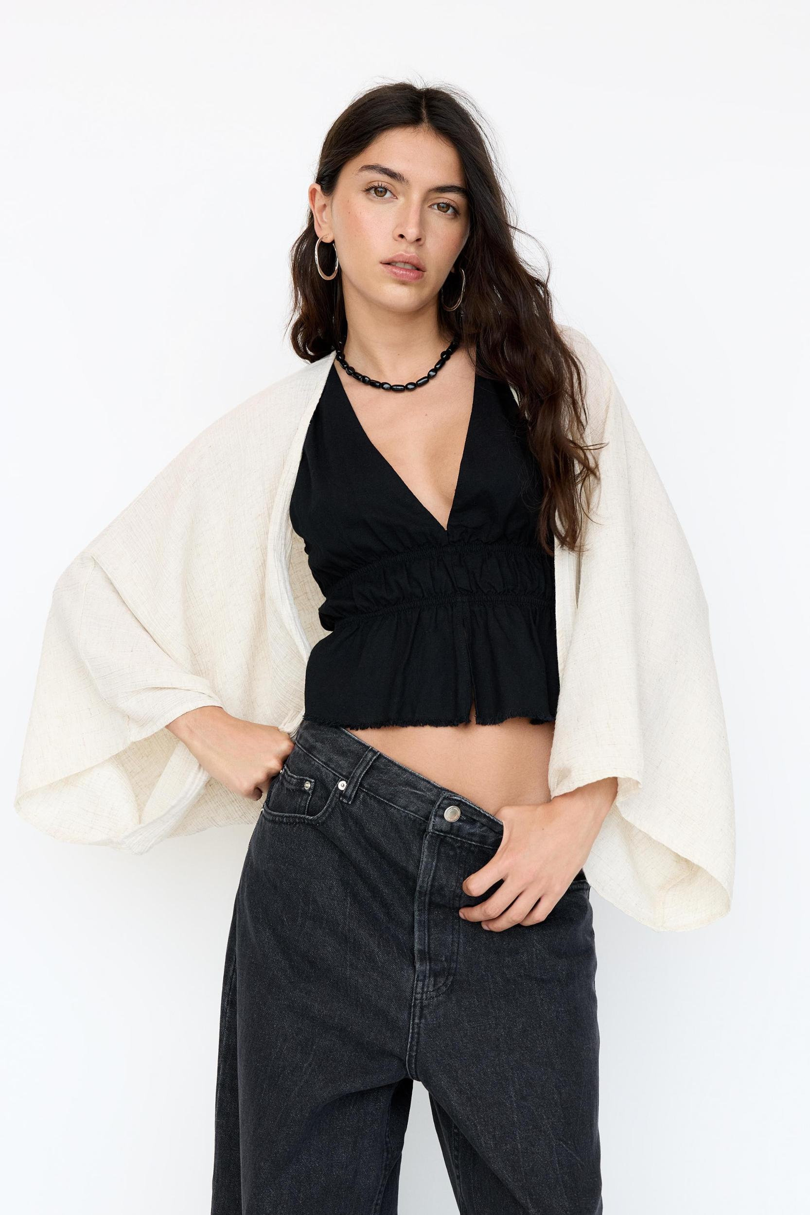 Short rustic kimono Product Image