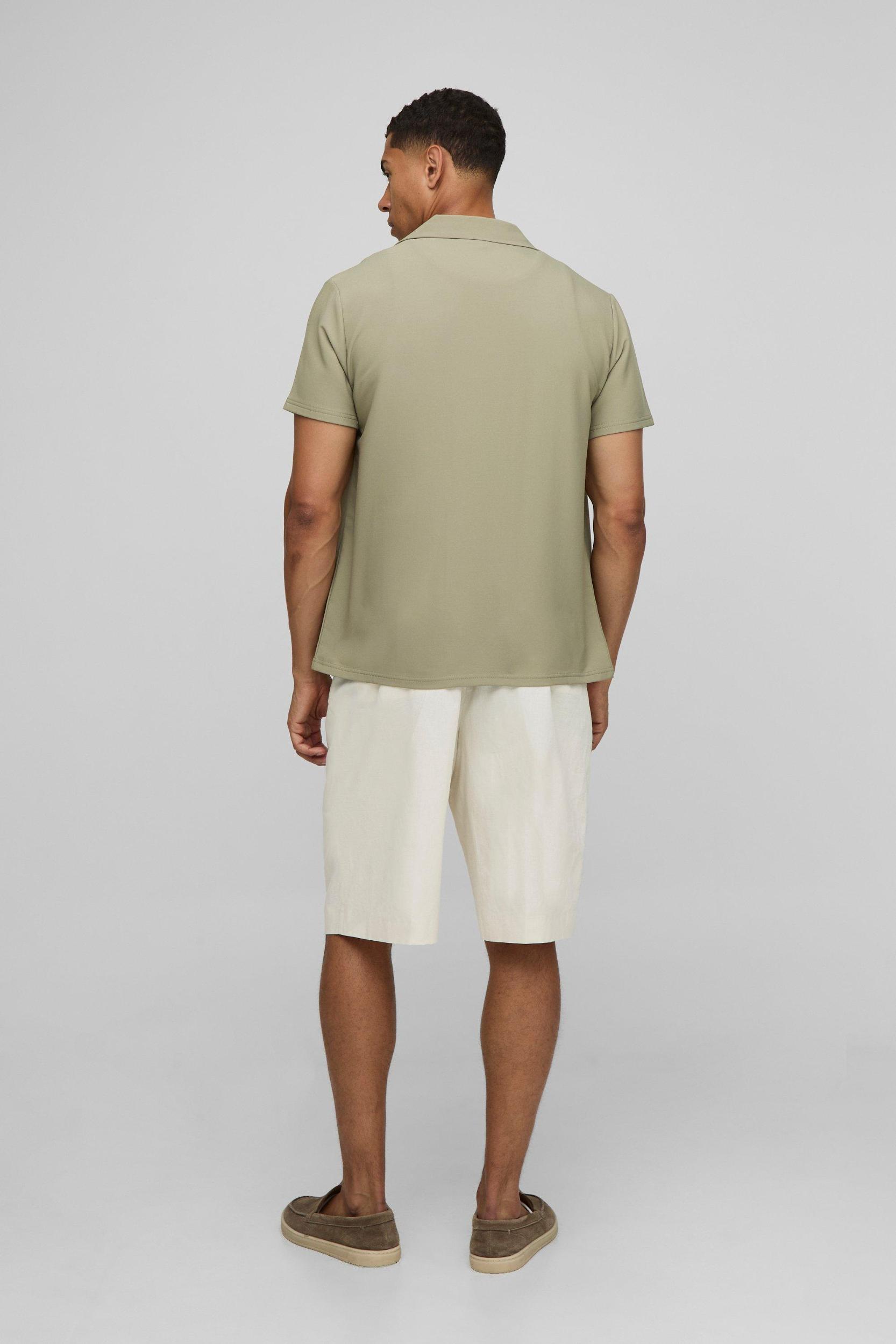 Regular Technical Stretch Revere Shirt | boohooMAN USA Product Image