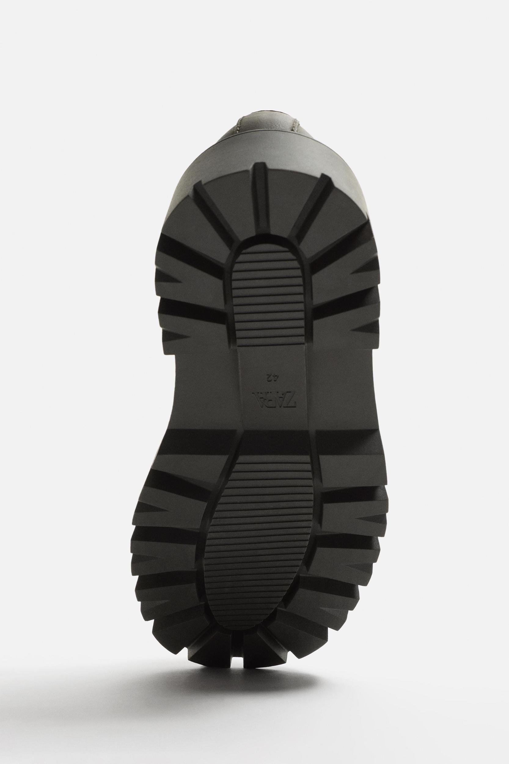 VOLUMINOUS FRINGED LOAFERS Product Image