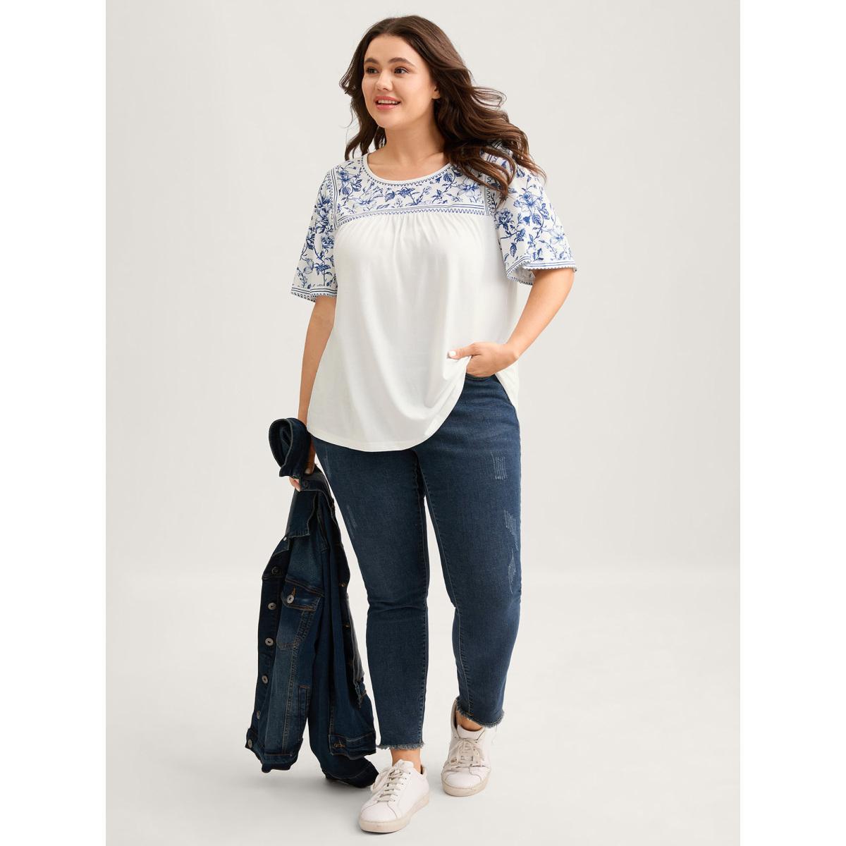 Plus Size Floral Flowy Knit Solid T-Shirt WhiteSmoke Women Round Neck Everyday-Casual T-shirts BloomChic 26/4X Product Image