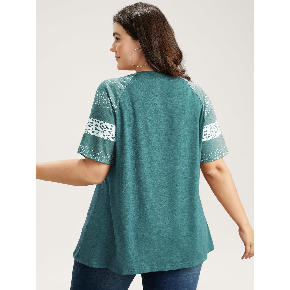 Plus Size Ditsy Floral Colorblock Contrast Raglan Sleeve T-shirt Teal Women Casual Contrast Ditsy Floral V-neck Everyday T-shirts BloomChic 14-16/1X Product Image